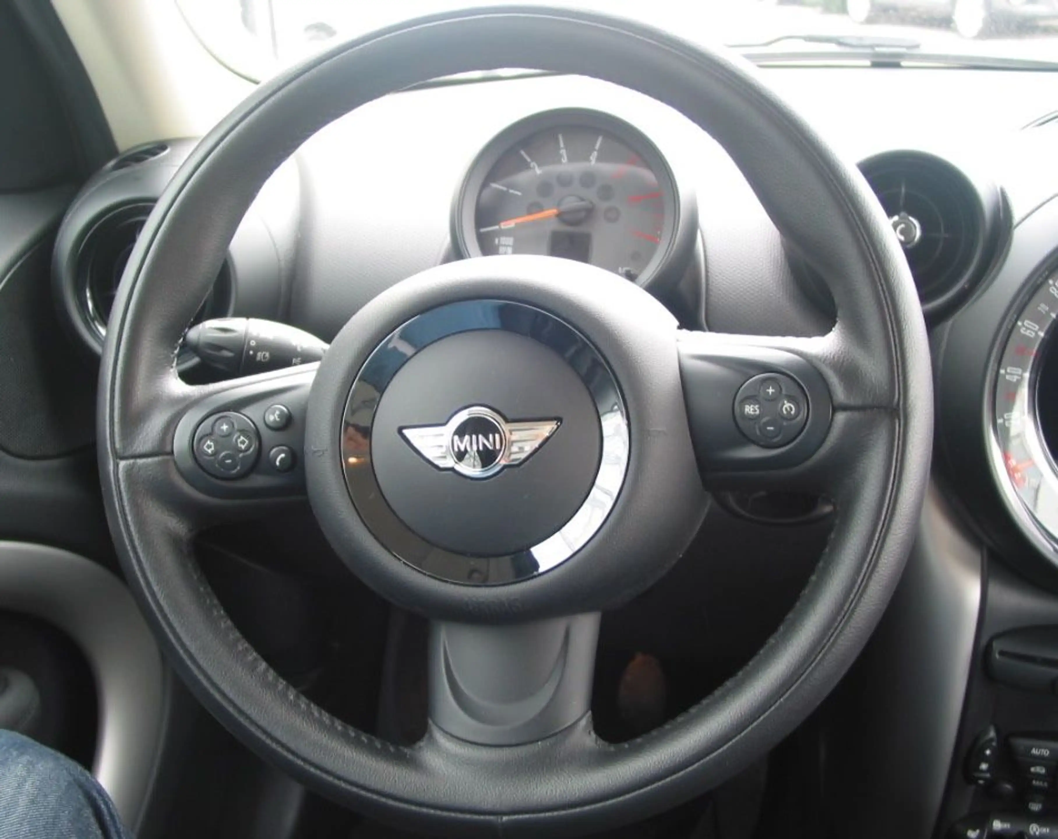 MINI One D Countryman Navi PDC Sitzheizung Alu — photo 10