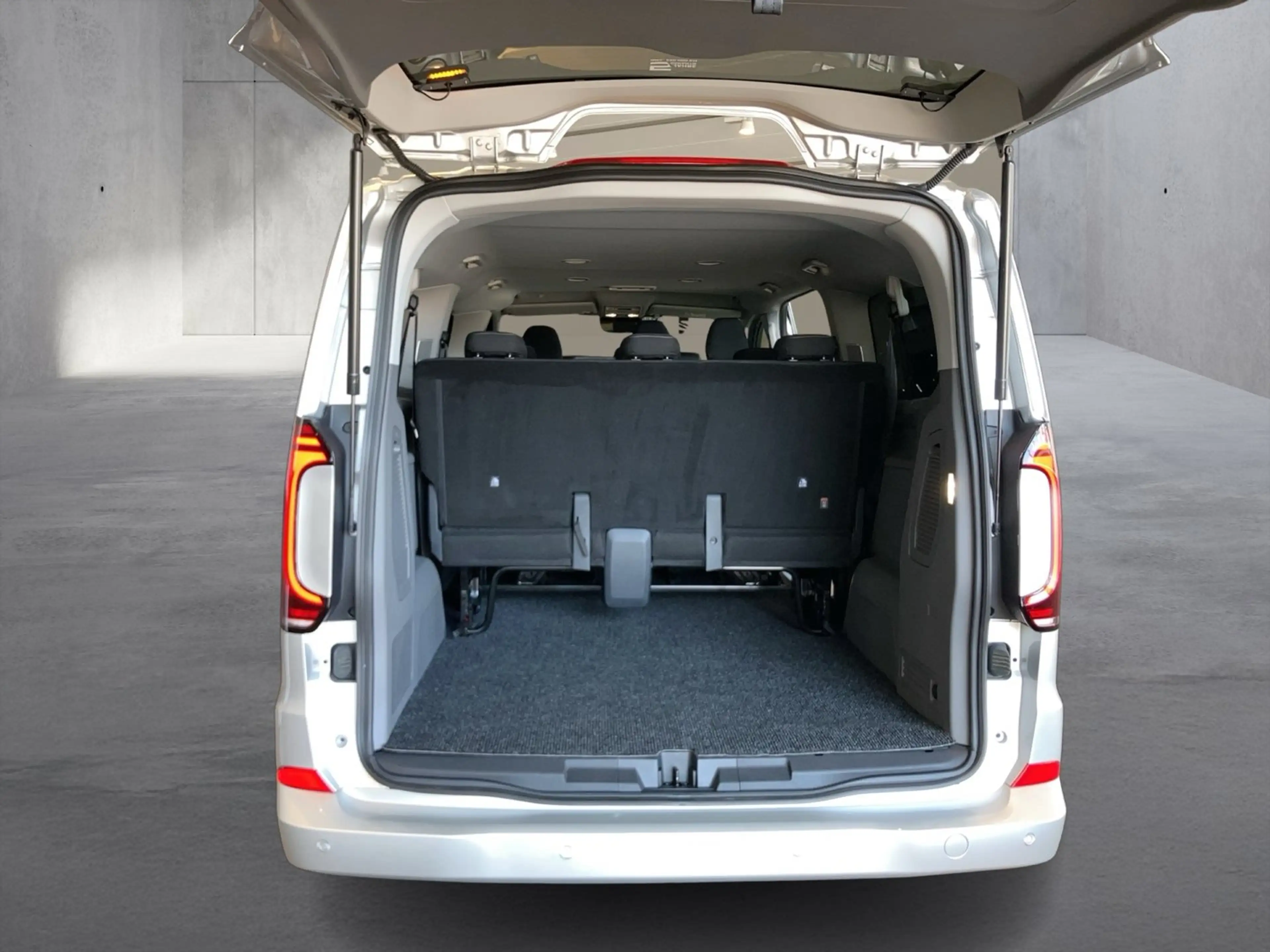 Volkswagen T7 Caravelle VW T7 Caravelle Life LR TDI 4MOTION — photo 10