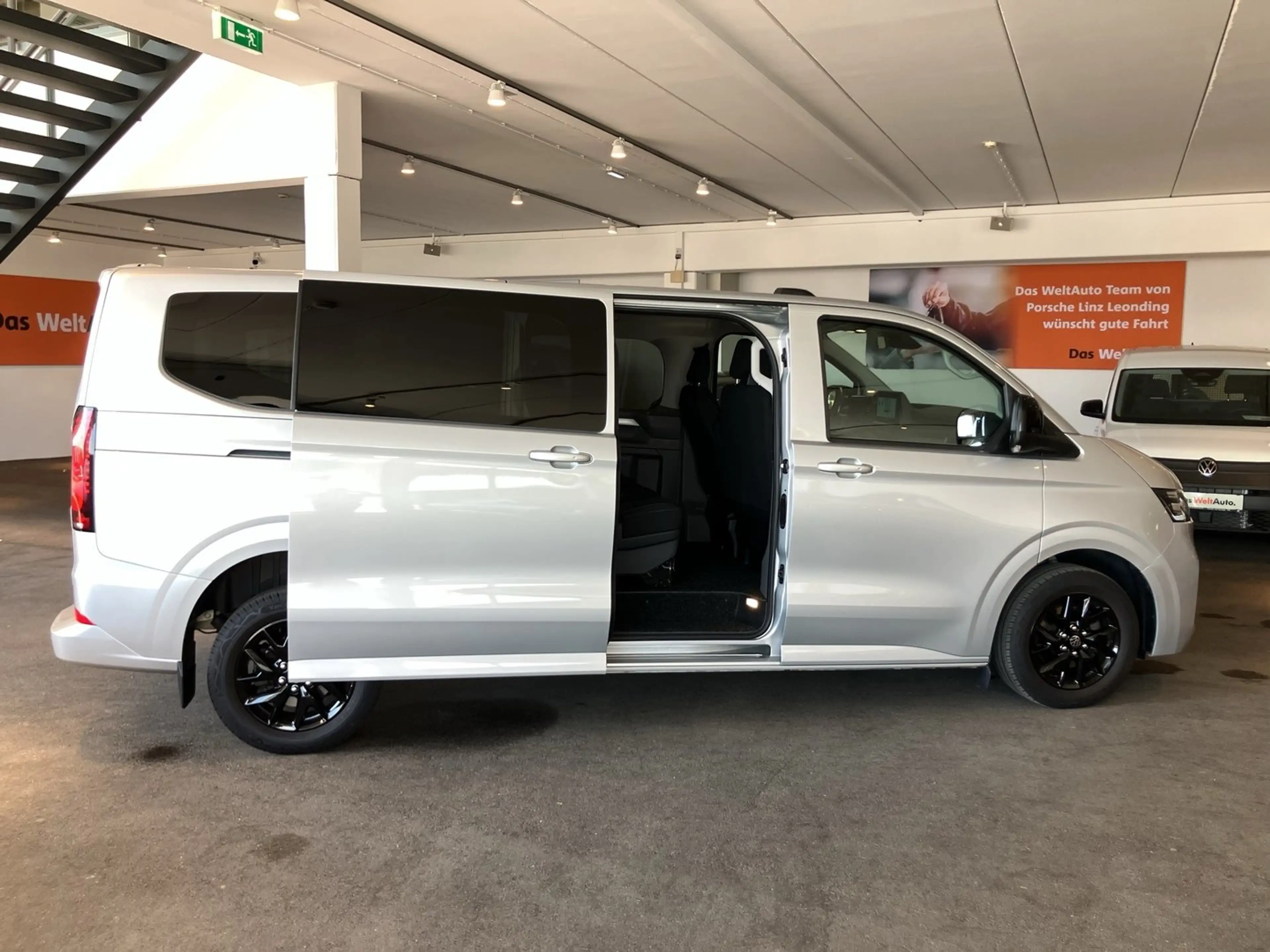 Volkswagen T7 Caravelle VW T7 Caravelle Life LR TDI 4MOTION — photo 11