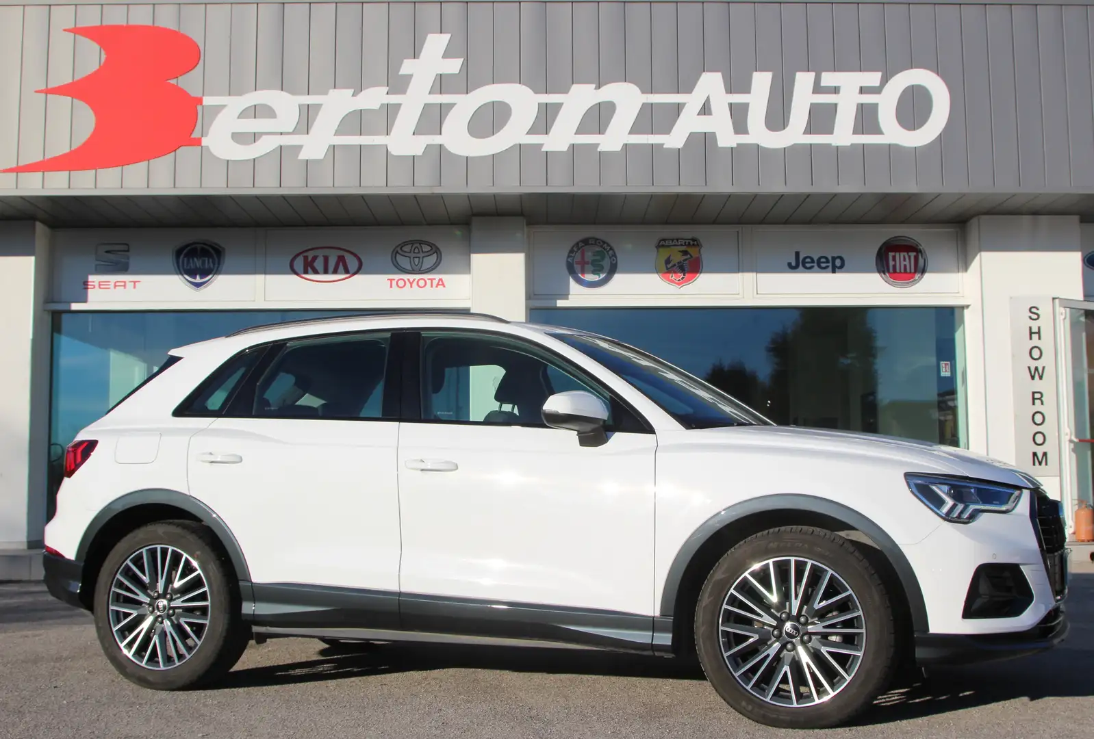 Audi Q3 Q3 II 2018 35 2.0 tdi Business Advanced s-tronic Bianco - 1