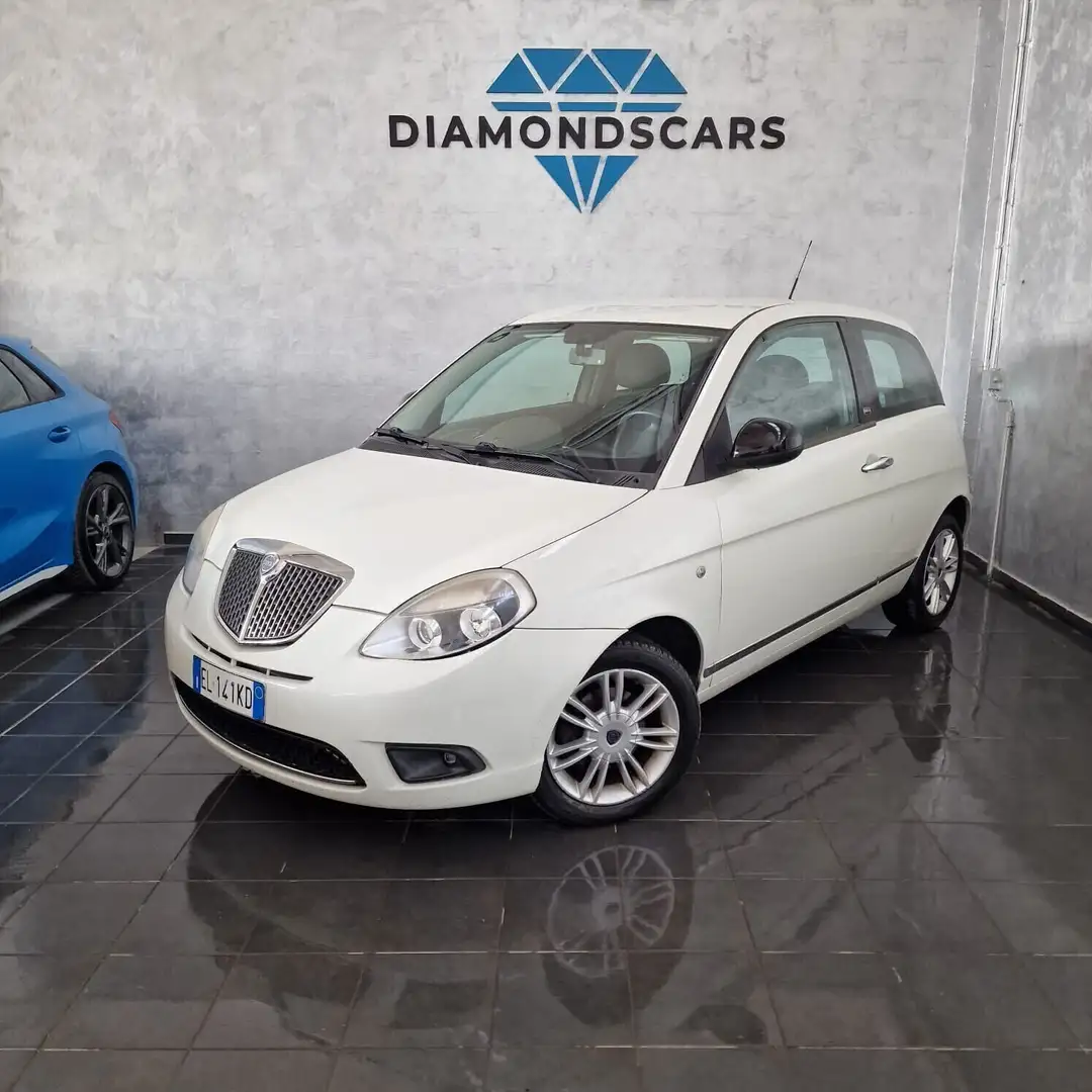 Lancia Ypsilon 1.3 MJT 75 CV Unyca Bianco - 1