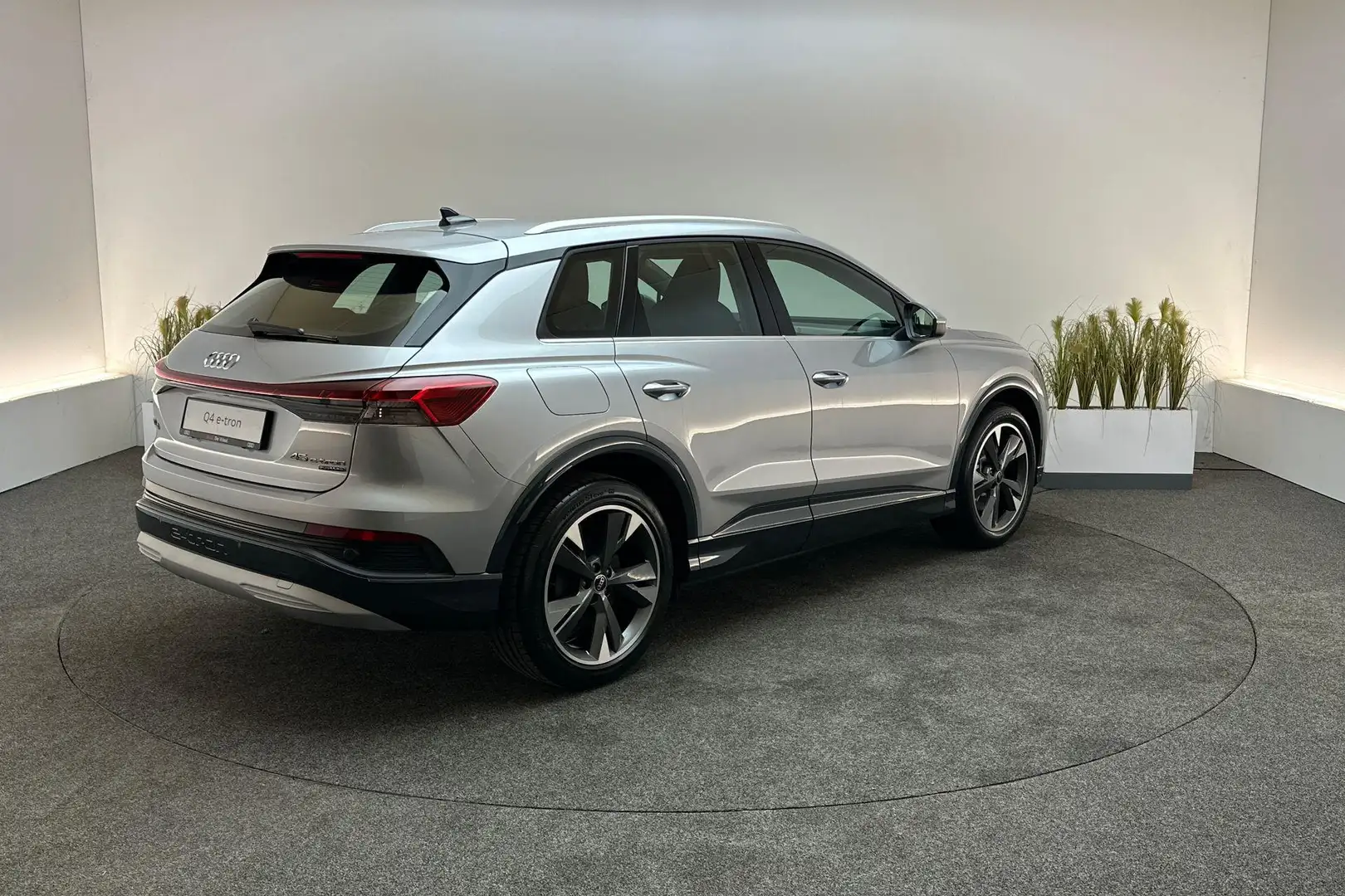 Audi Q4 e-tron Advanced edition e-tron 45 82 kWh | Trekhaak, Assi Zilver - 2