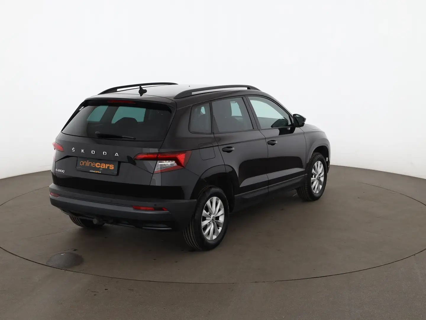 Skoda Karoq 1.5 TSI Ambition Aut RADAR NAVI SITZHZG PDC Schwarz - 2