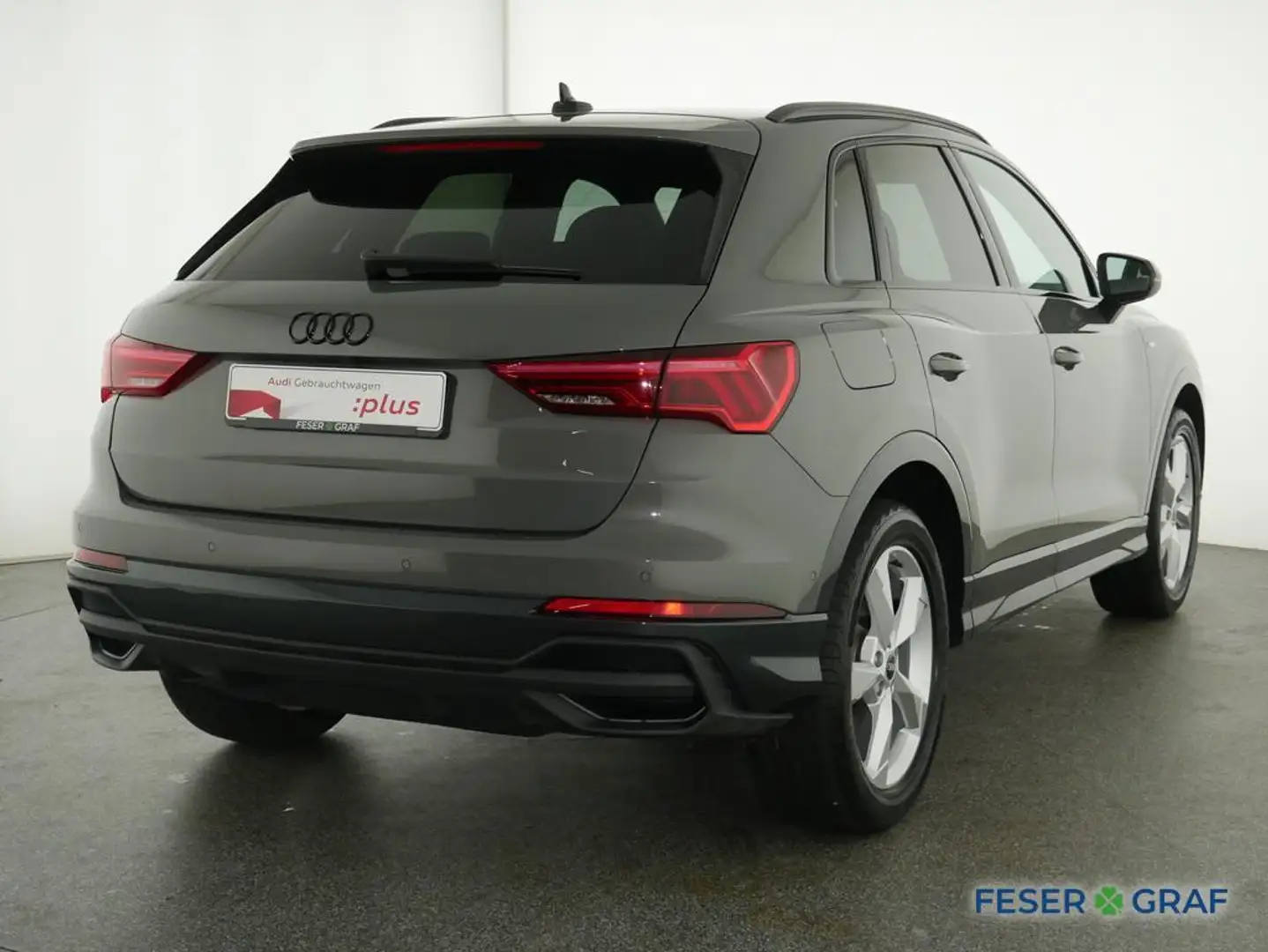 Audi Q3 S line 35 TFSI AHK virtual Optikpaket schwarz Grau - 2