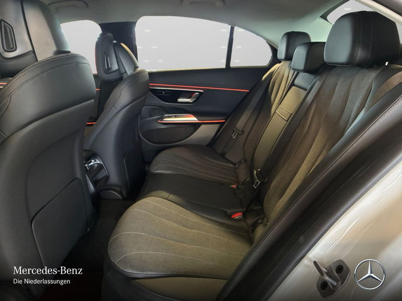 Mercedes-Benz E 300 e 4M Hybrid Avantgarde 360° Distr. LED PTS — photo 12
