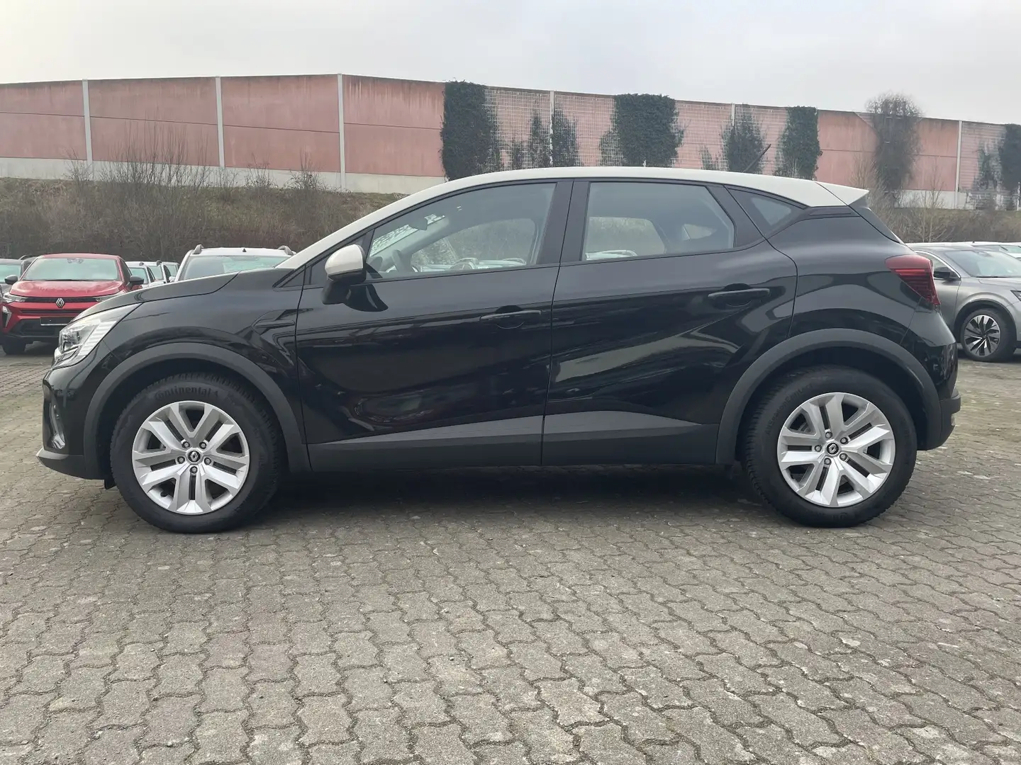 Renault Captur 1.3 TCe 140 EVOLUTION Klima Automatik Schwarz - 2
