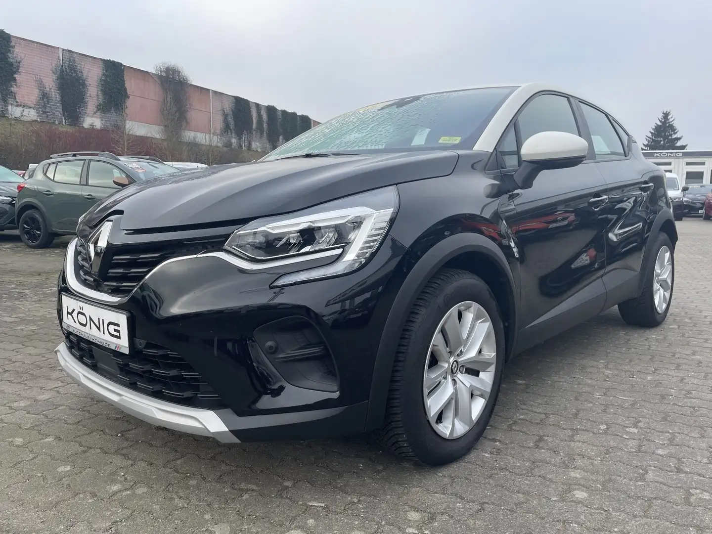Renault Captur 1.3 TCe 140 EVOLUTION Klima Automatik Noir - 1