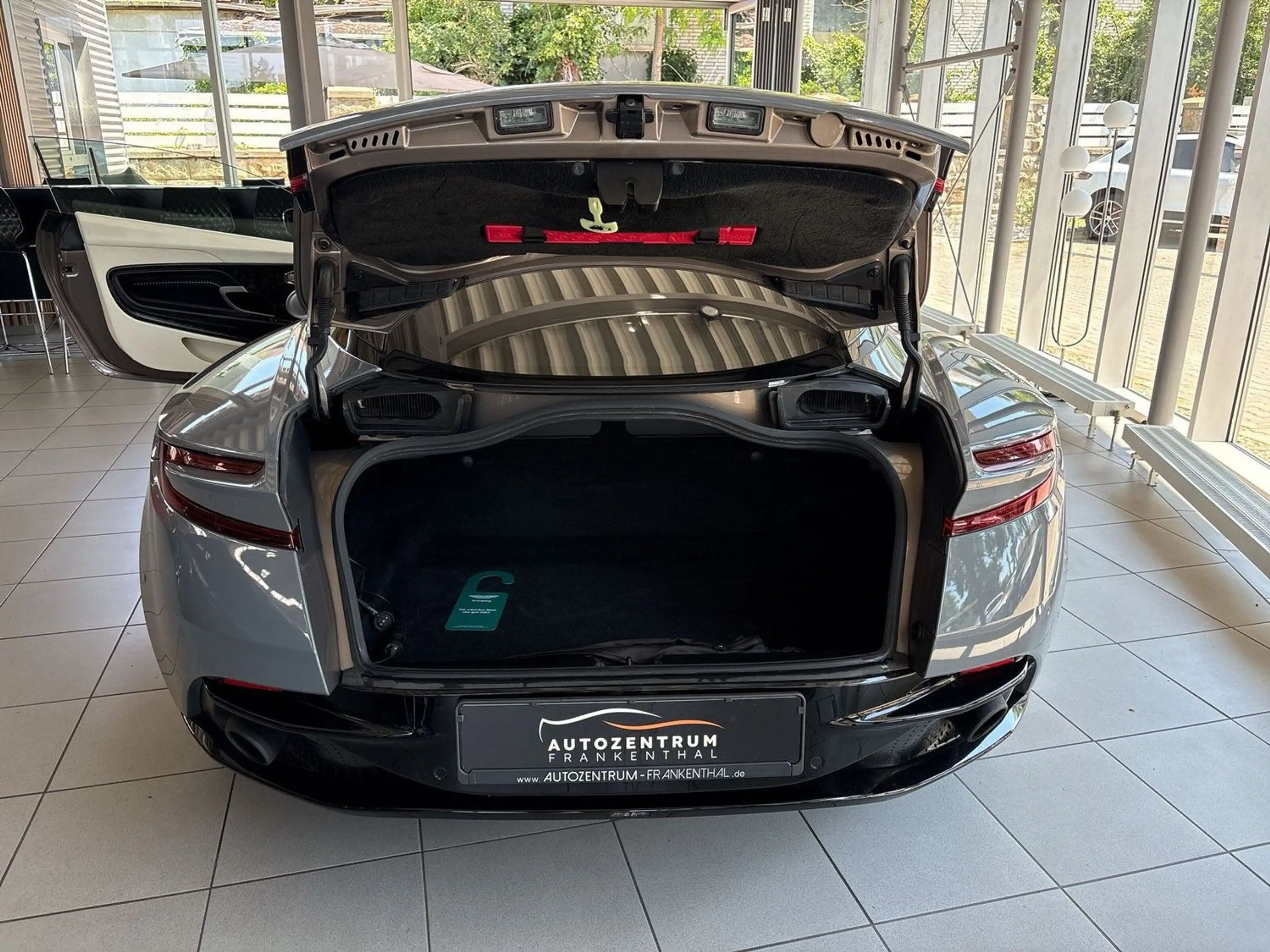 Aston Martin DB11 V12 LAUN. EDI. FOLIERT AMR UPGRADE B&O — photo 14