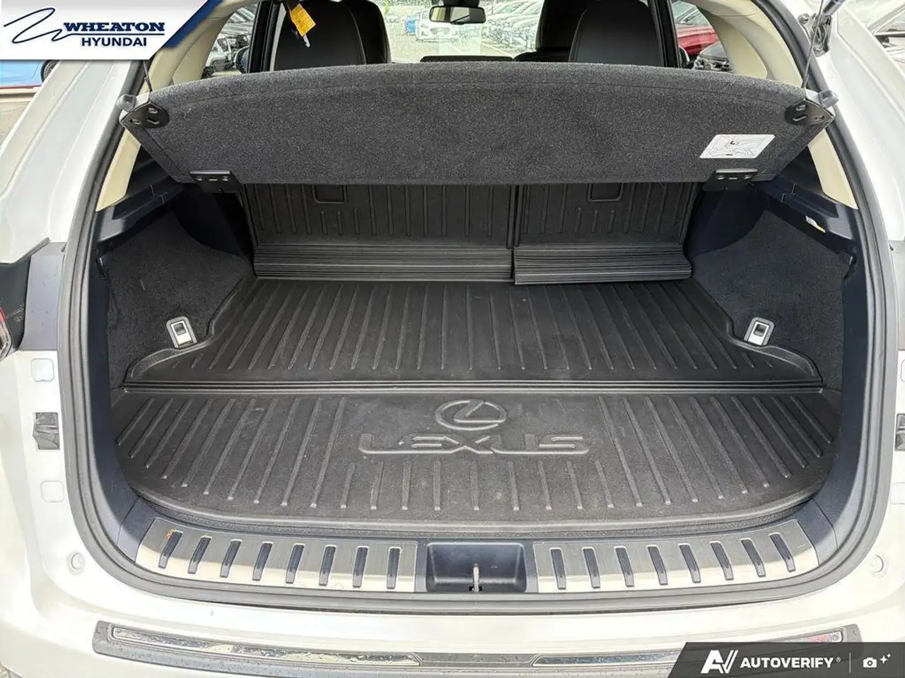 Lexus NX снимка Lexus NX