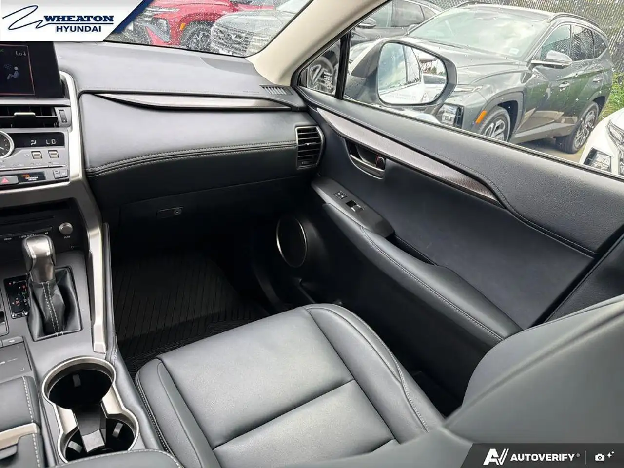 Lexus NX снимка Lexus NX