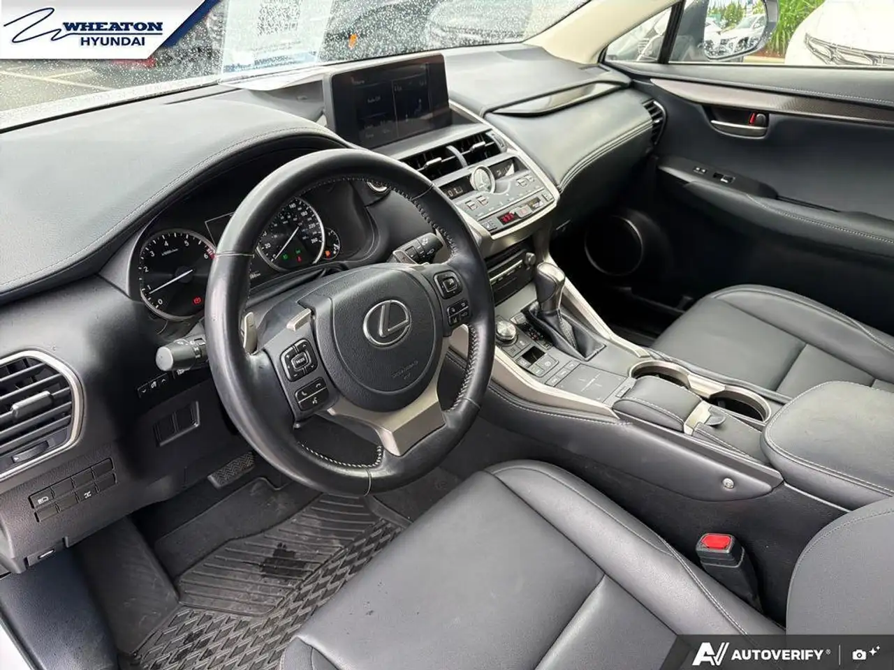 Lexus NX снимка Lexus NX