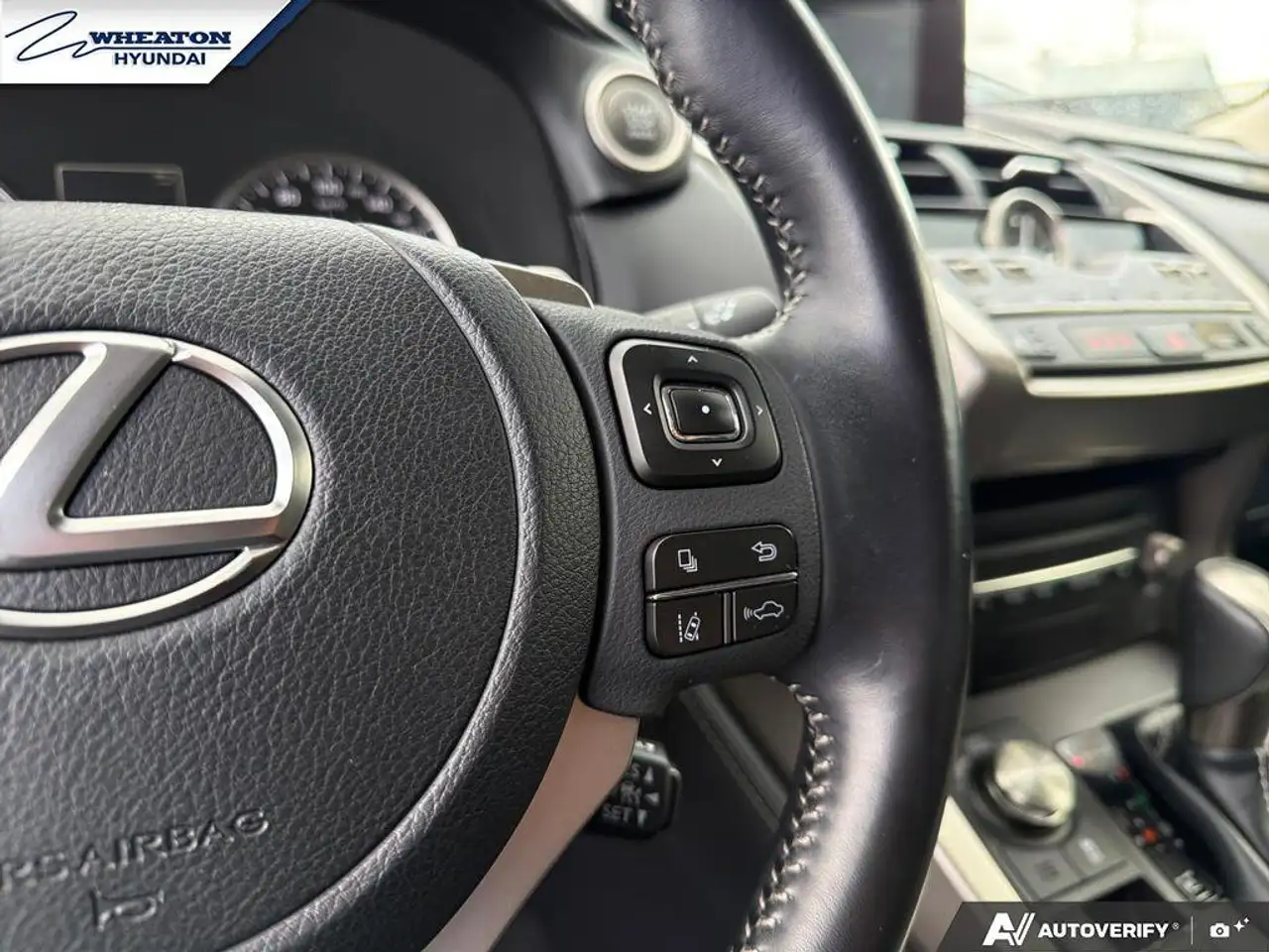 Lexus NX снимка Lexus NX