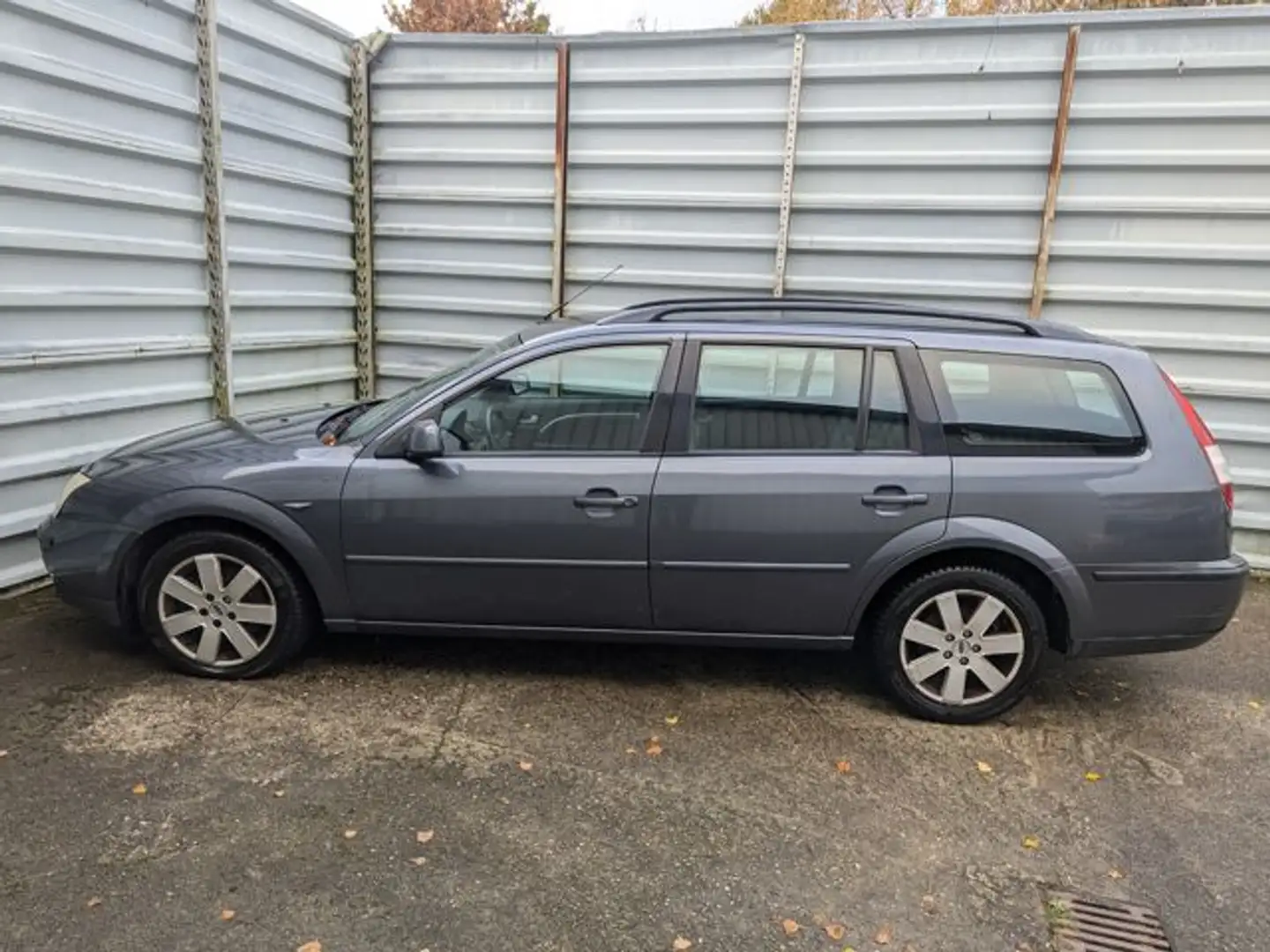 Ford Mondeo Turnier 2.0 TDCi Viva X Grau - 2