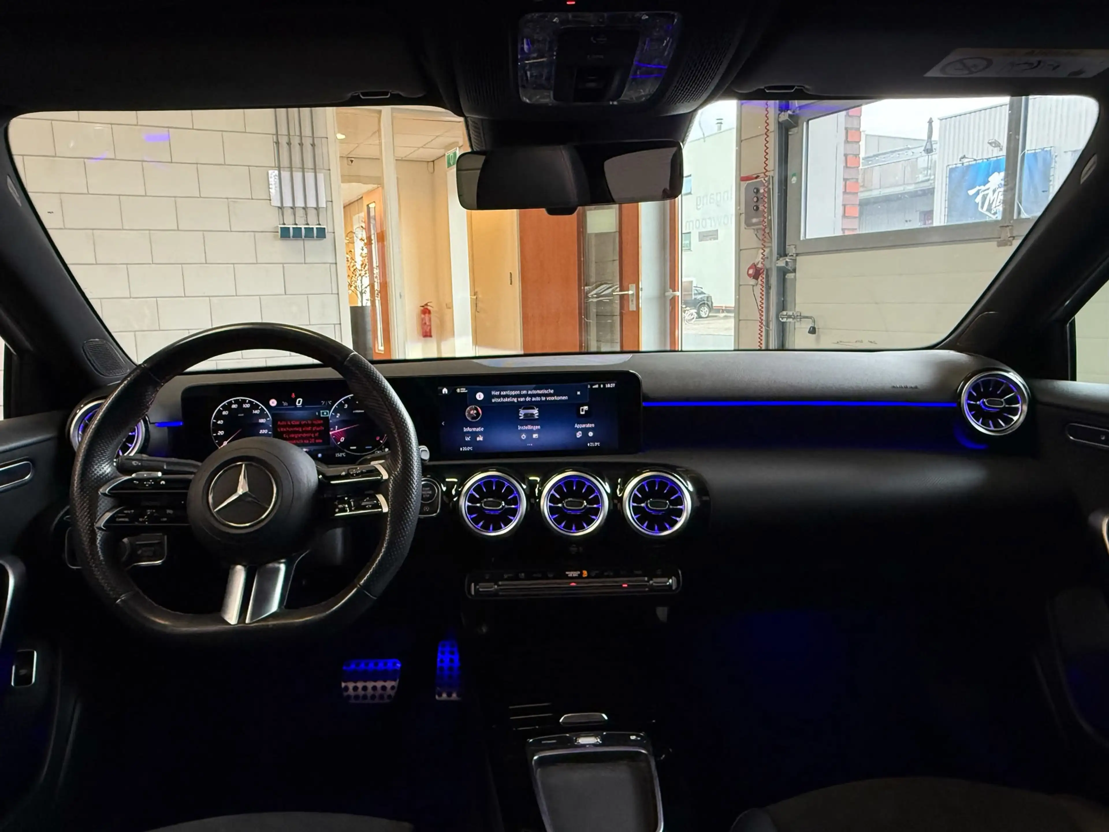 Mercedes-Benz A 180 AMG Black Line, Automaat, Panoramadak, Navi, Camer — photo 14