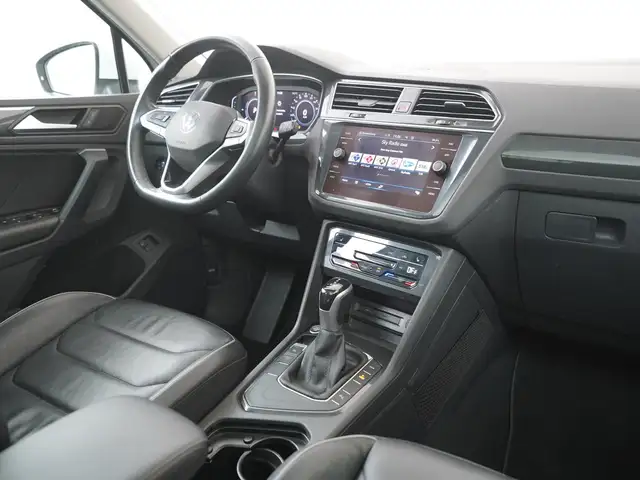 Volkswagen Tiguan view 2