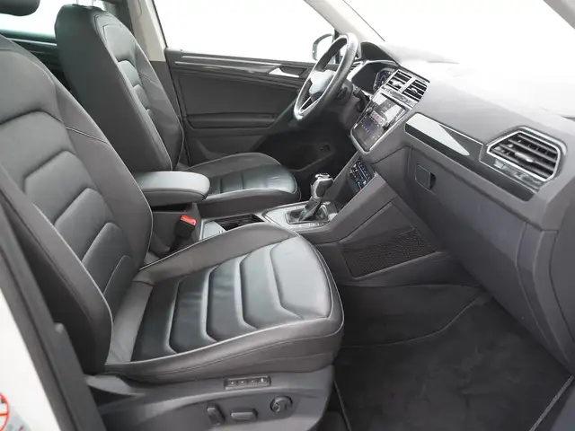 Volkswagen Tiguan view 3