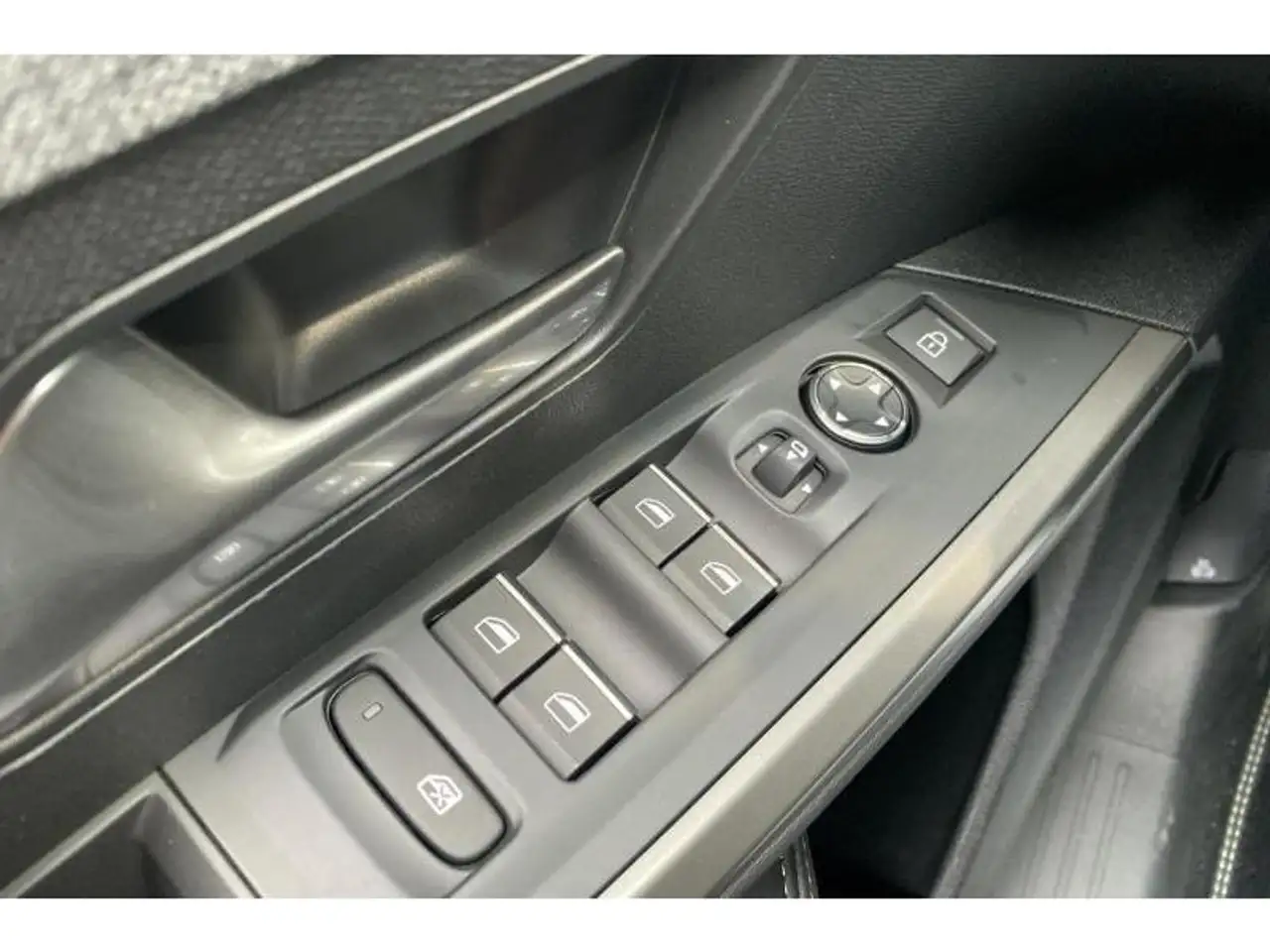 Peugeot 5008 GT* GPS Caméra 7places 145 PK HYBRID 17