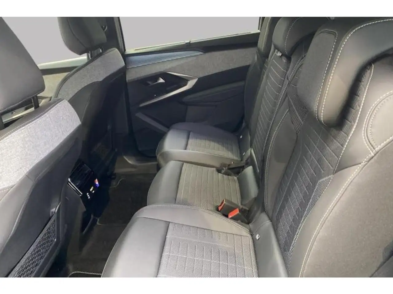 Peugeot 5008 GT* GPS Caméra 7places 145 PK HYBRID 18