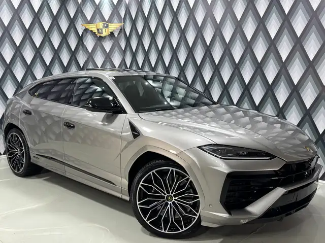 Lamborghini Urus SE // CARBON // UNIKÄT // VOLLE HÜTTE //