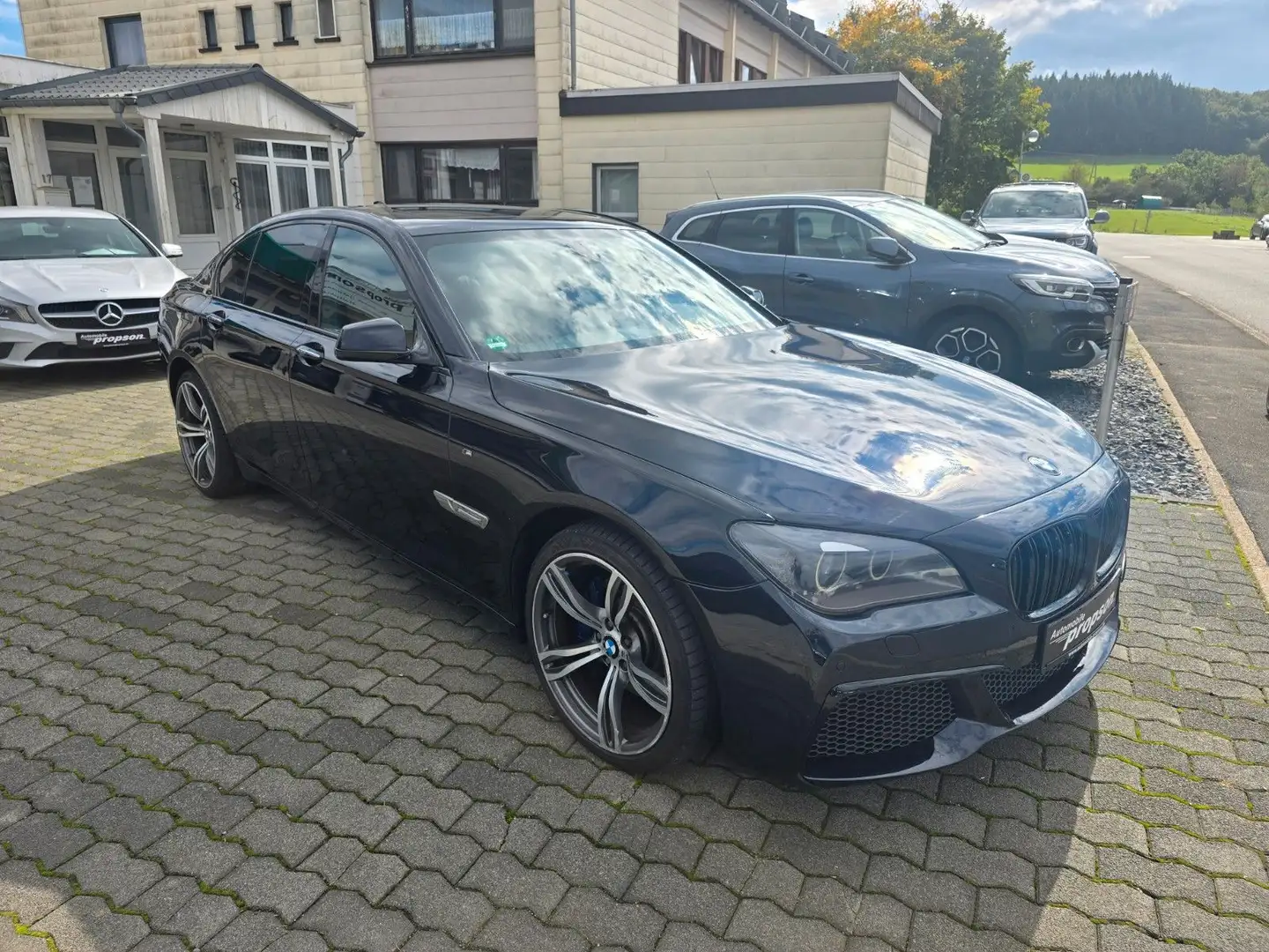 BMW 730 d M-Sportpaket S-DACH NAVIPROF 20"ALU Noir - 2