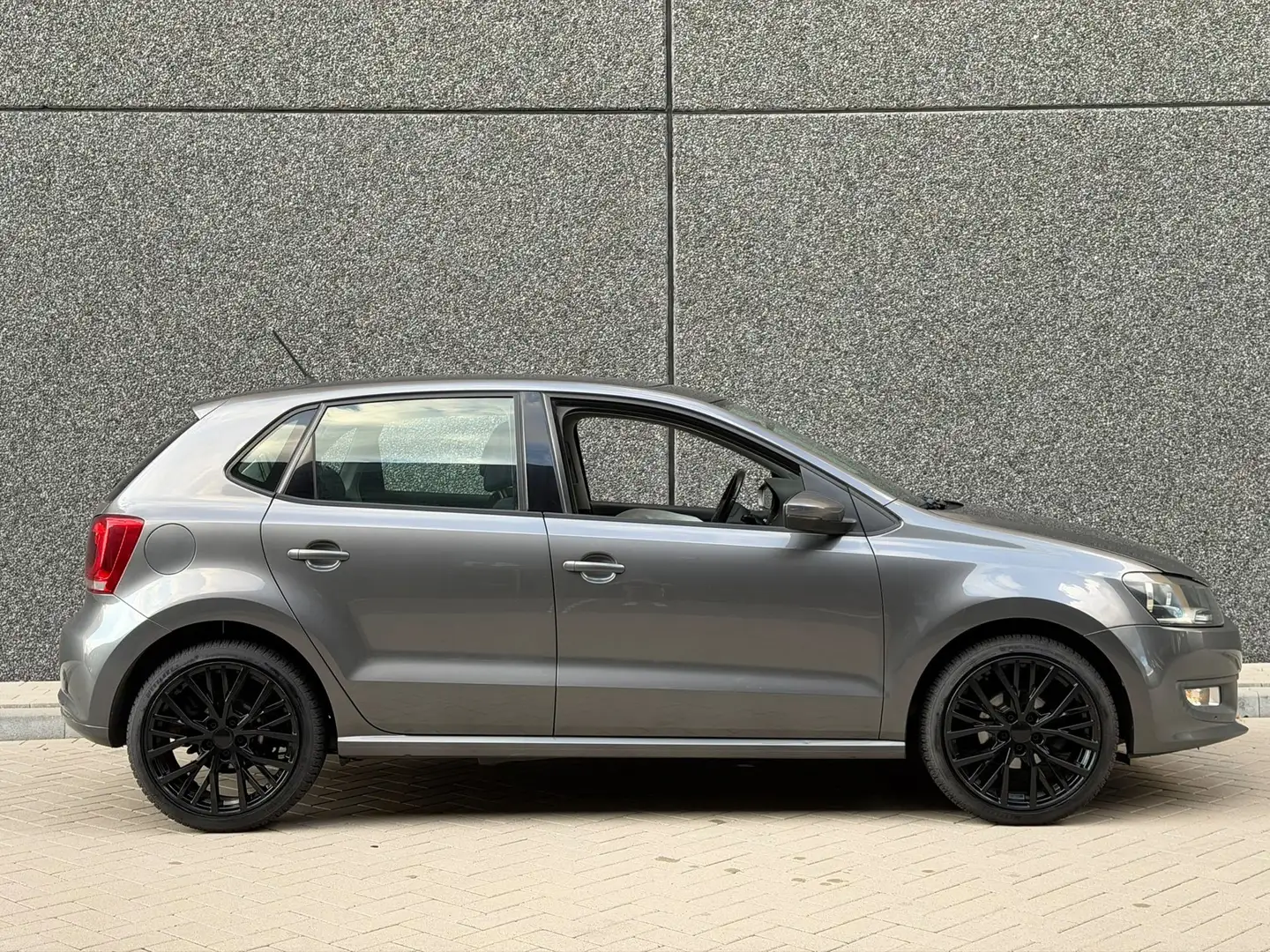 Volkswagen Polo 1.2 TSI Highline 105PK 6-bak (NIEUWE APK, AIRCO, N Grijs - 2
