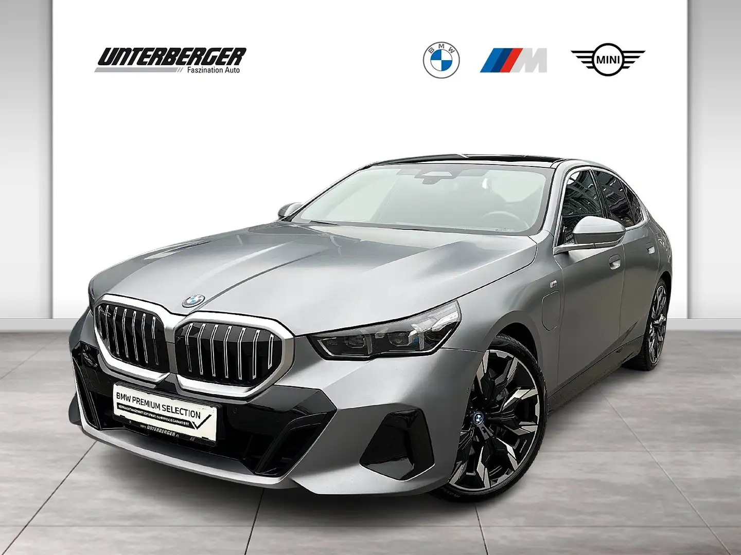 BMW 550 e xDrive M Sportpaket //  Anhängerkupplung // Head Gris - 1