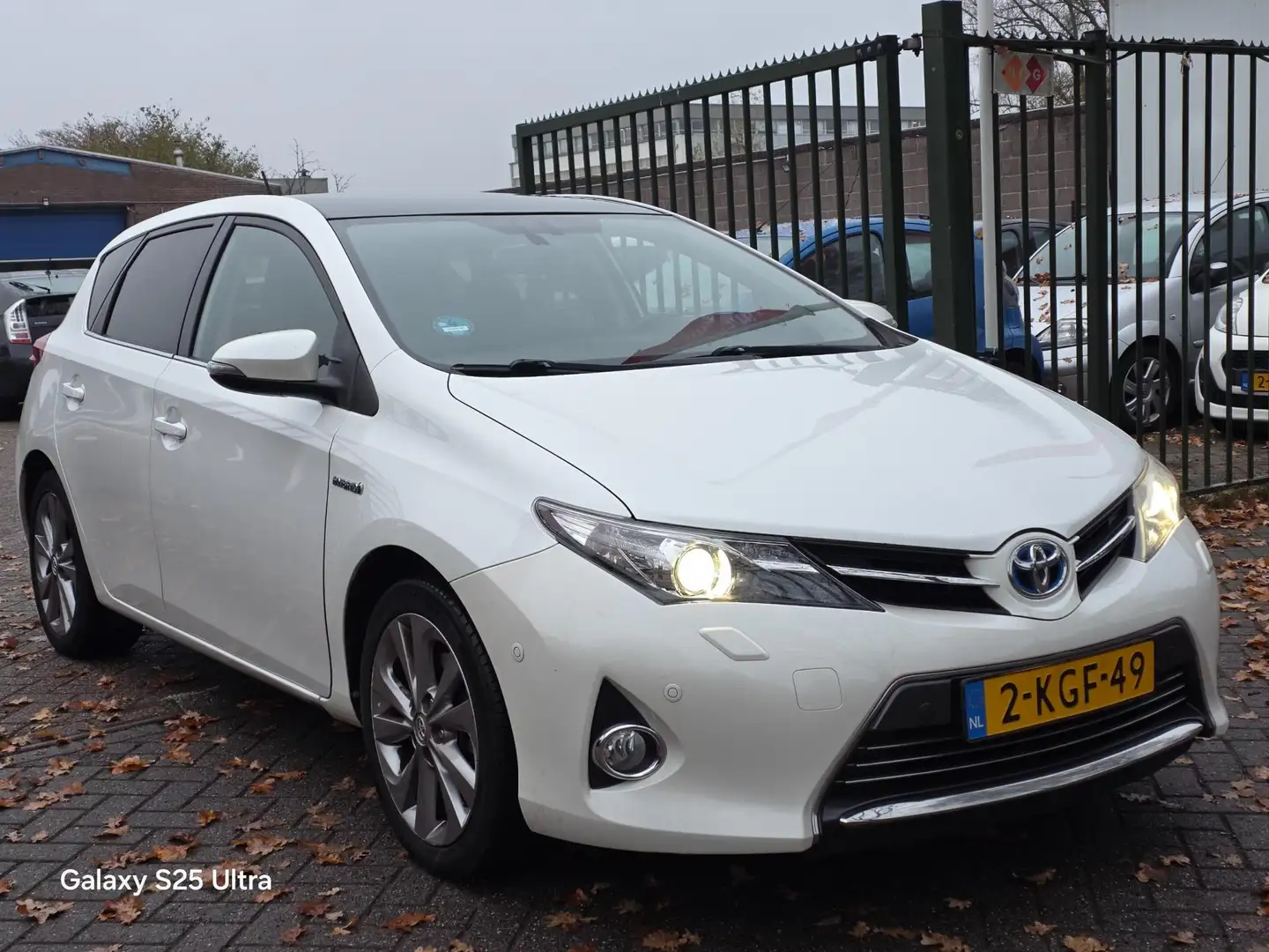 Toyota Auris 1.8 Hybrid Lease Pro 2e eigenaar dealer onderhoude Wit - 1
