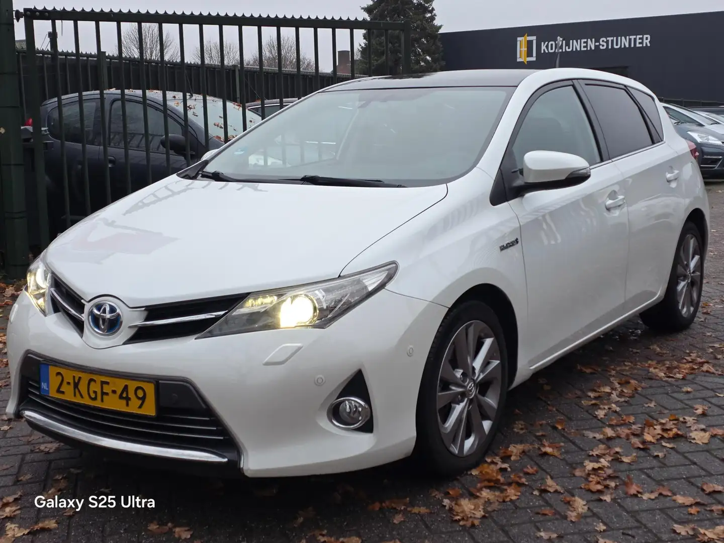 Toyota Auris 1.8 Hybrid Lease Pro 2e eigenaar dealer onderhoude Wit - 2