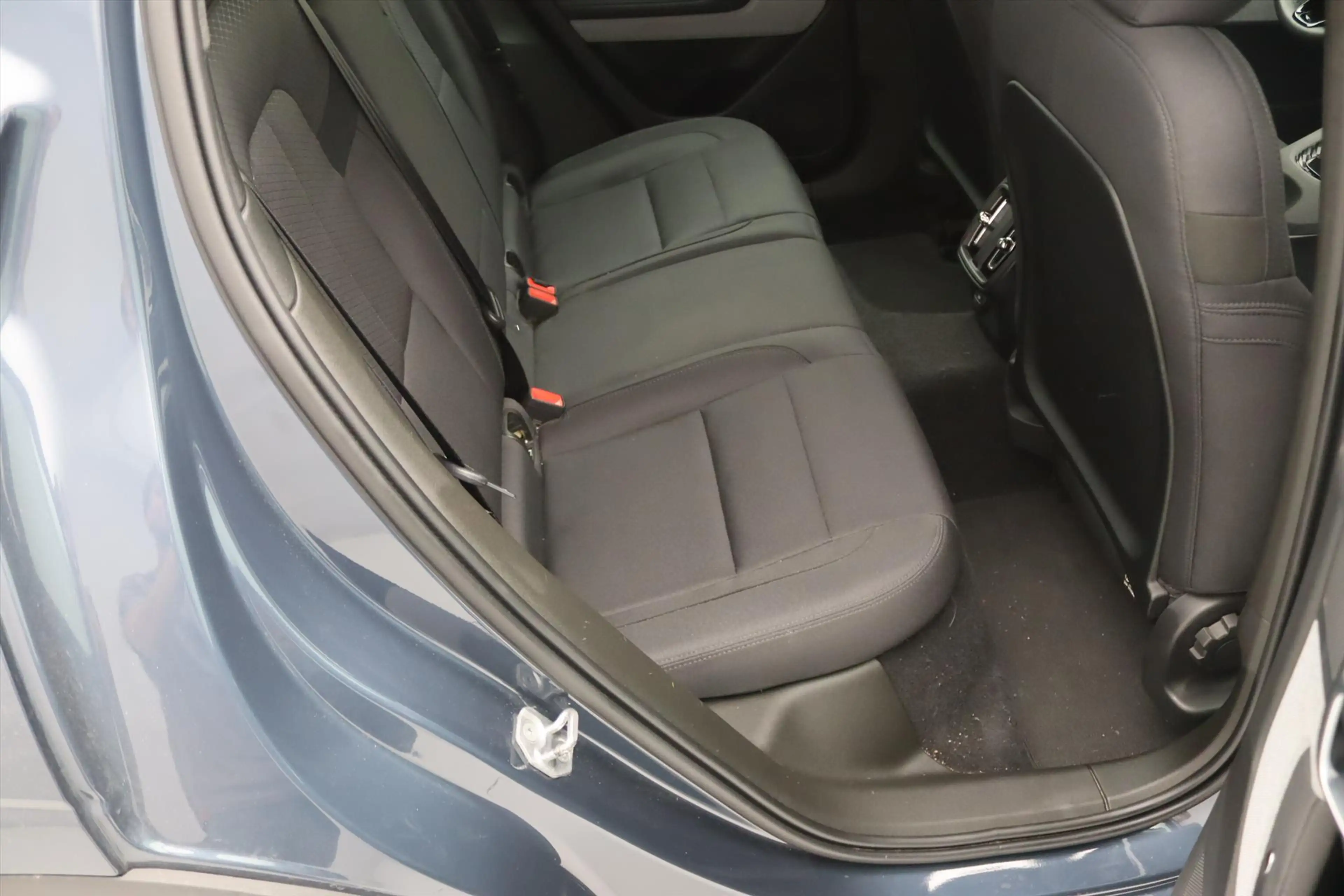 Polestar 2 Long Range Single Motor 231PK 92% SoH [ CARPLAY+19 — photo 13