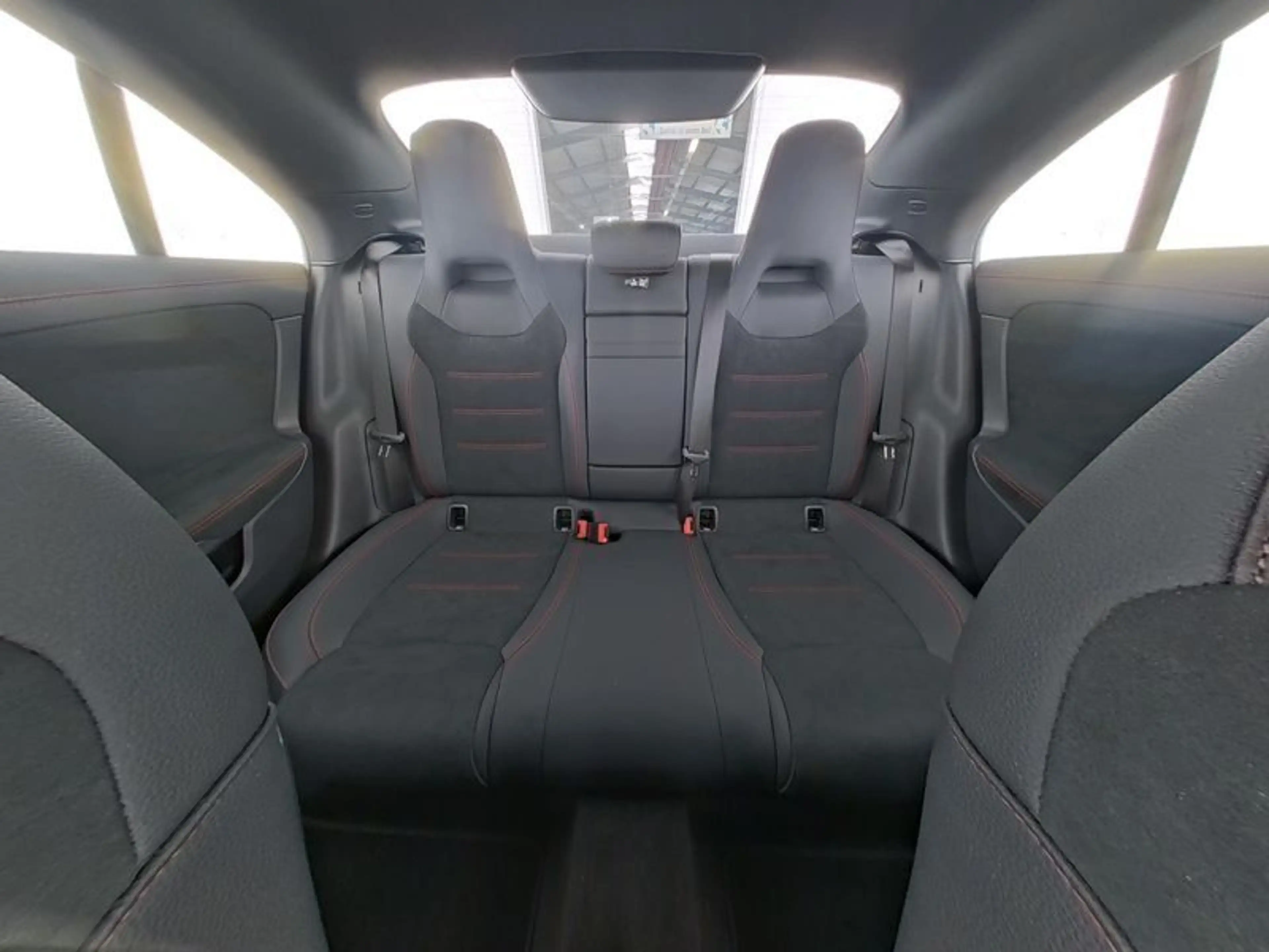 Mercedes-Benz CLA 200 AMG Plus*HUD*Pano*360°*Distronic*MuBeam* — photo 8