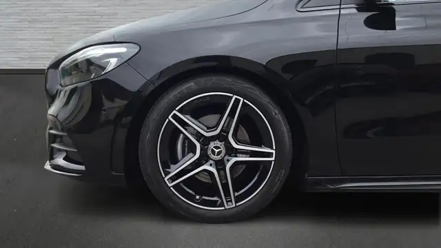 Mercedes-Benz B Class view 5