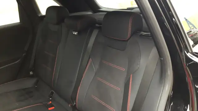 Mercedes-Benz B-Class view 11