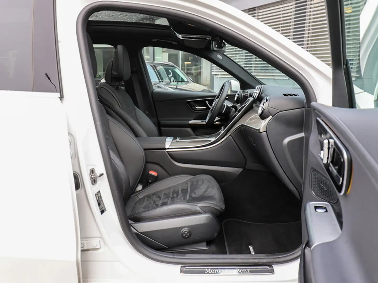 Mercedes-Benz GLC 300 de 4M AMG-Sport/Pano/AHK/Distr/Memo/20' Weiß - 2
