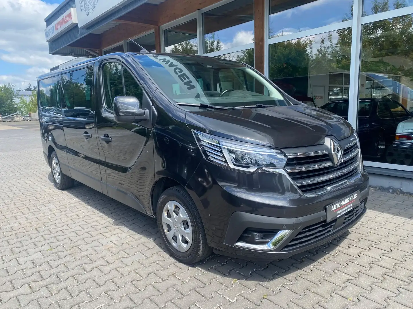 Renault Trafic Combi L2H1 3,0t Life Navi R-Cam 9-Sitzer Zwart - 1