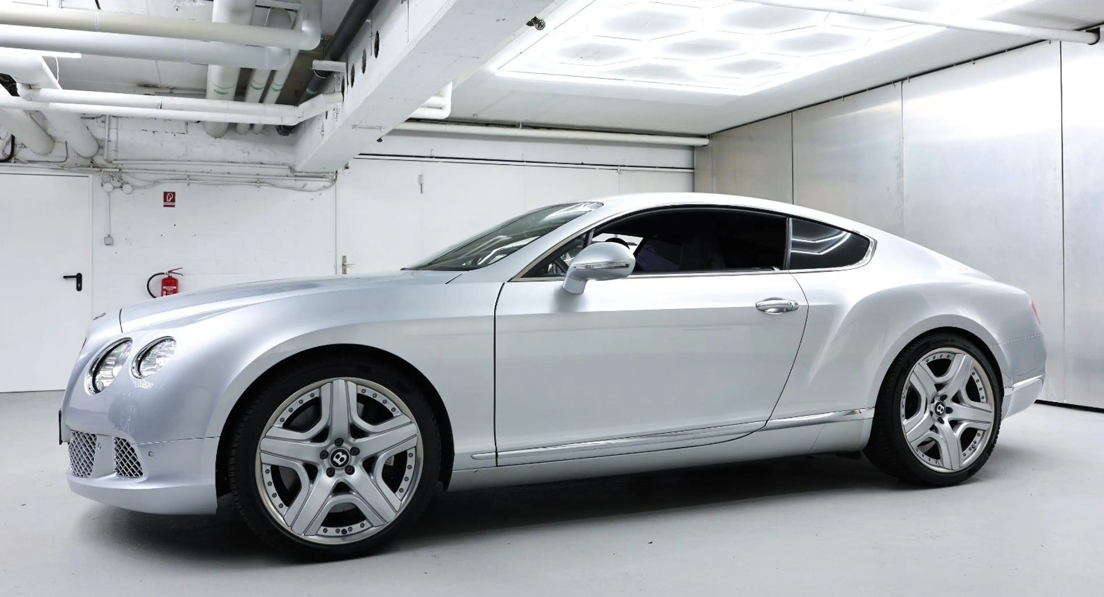 Bentley Continental GT 6.0 W12 Mulliner Scheckheft — photo 2