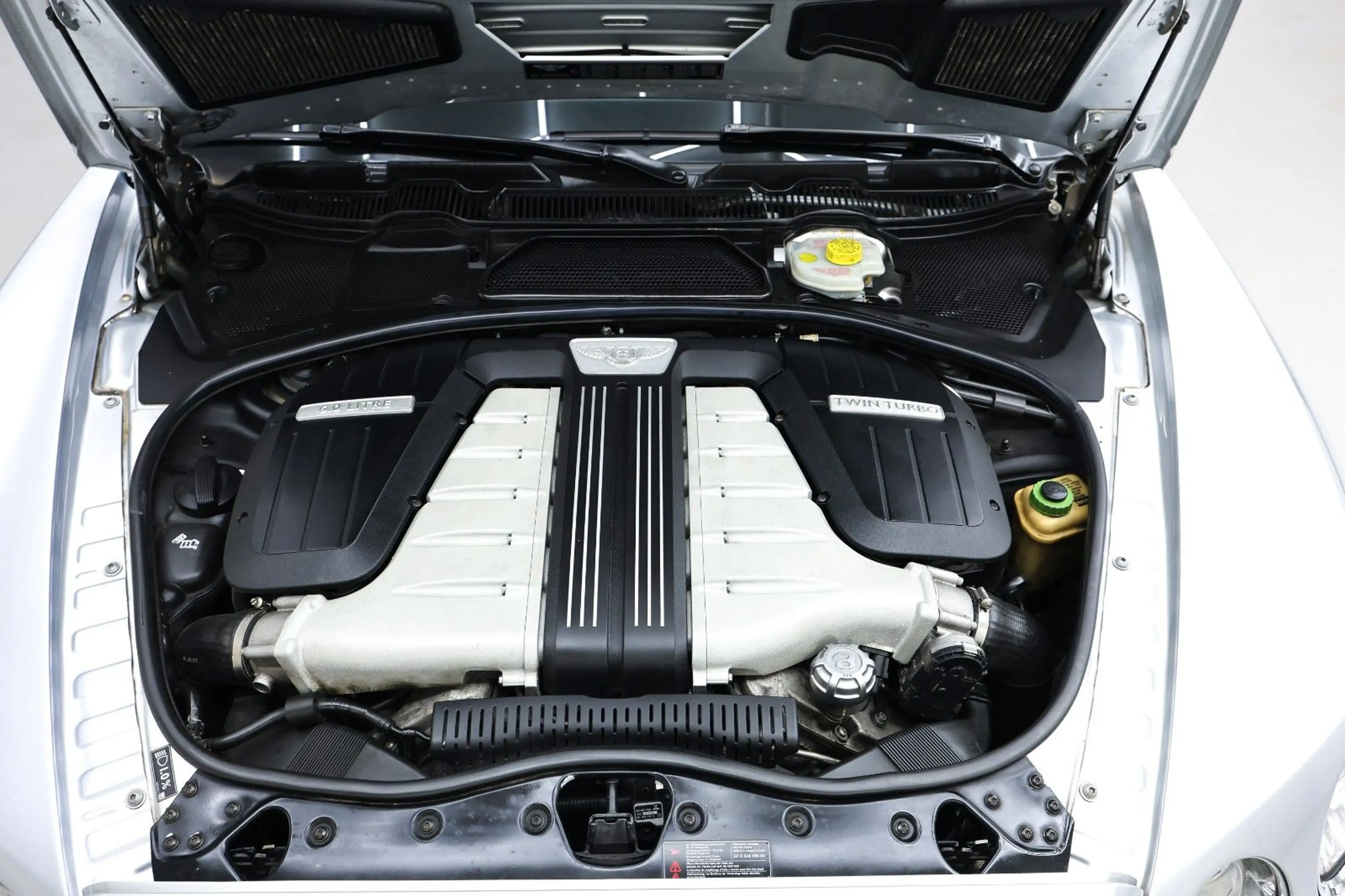 Bentley Continental GT 6.0 W12 Mulliner Scheckheft — photo 16