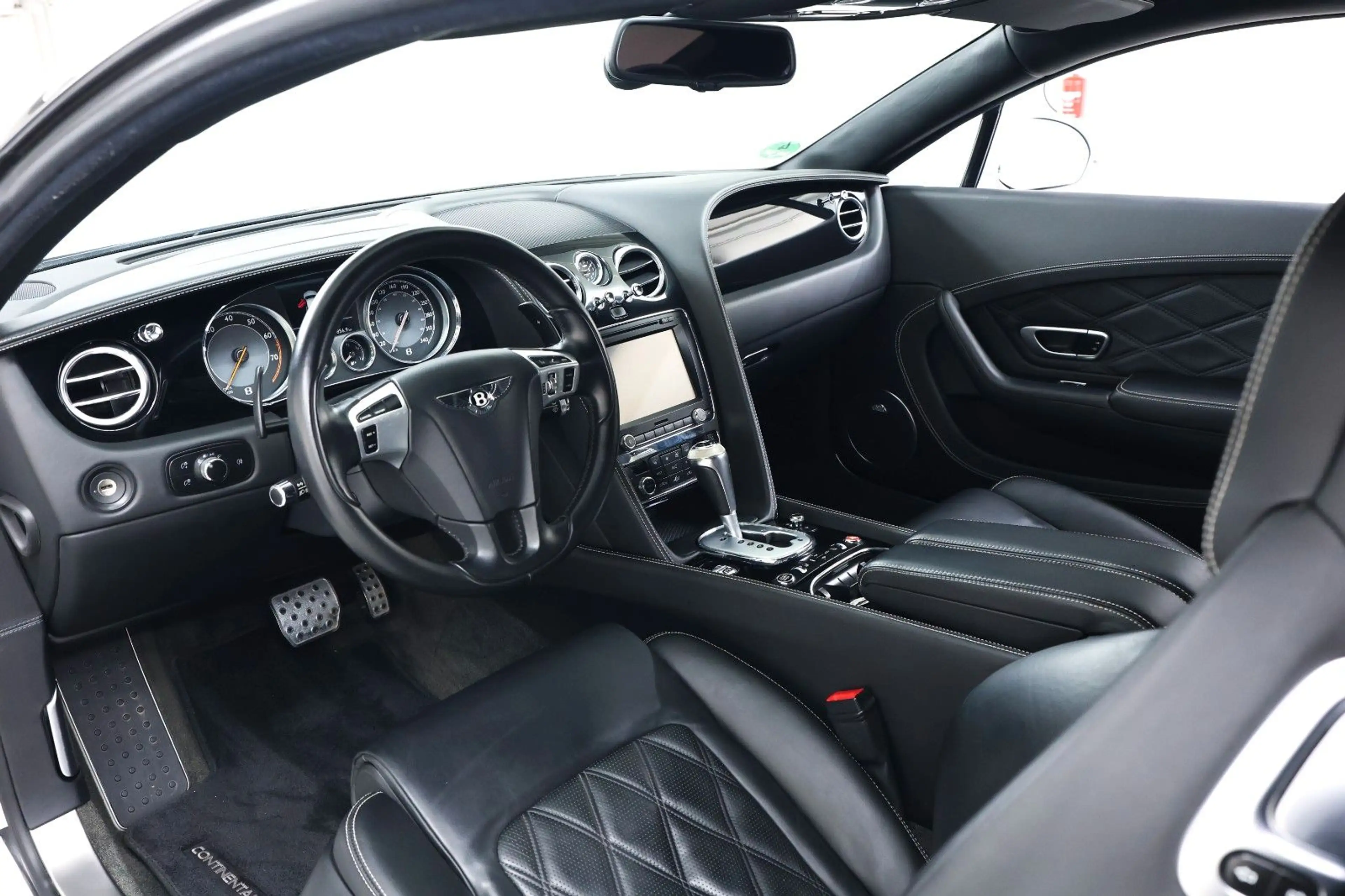Bentley Continental GT 6.0 W12 Mulliner Scheckheft — photo 11