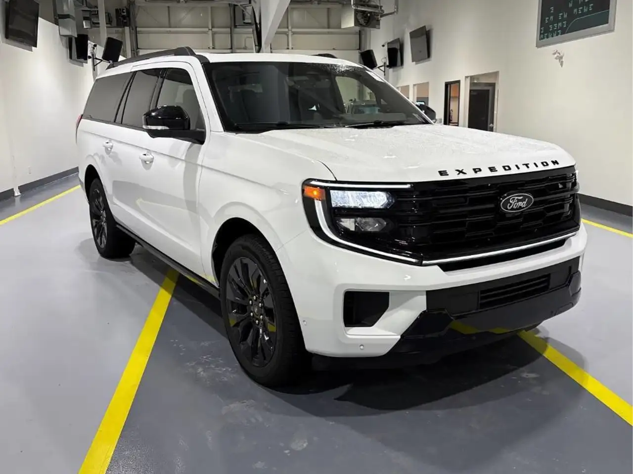 Ford Expedition снимка Ford Expedition