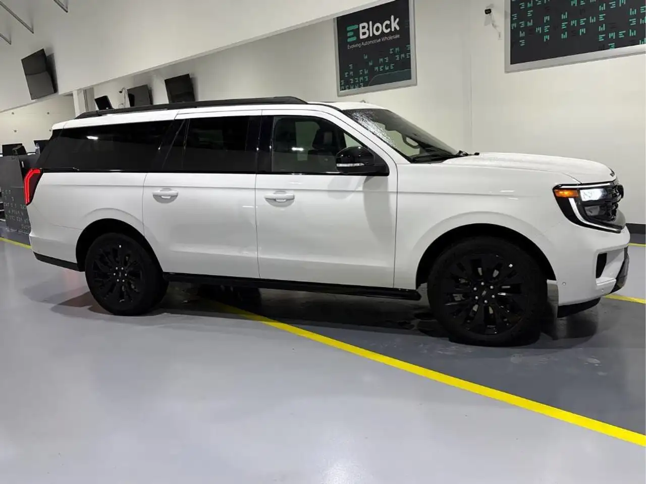 Ford Expedition снимка Ford Expedition