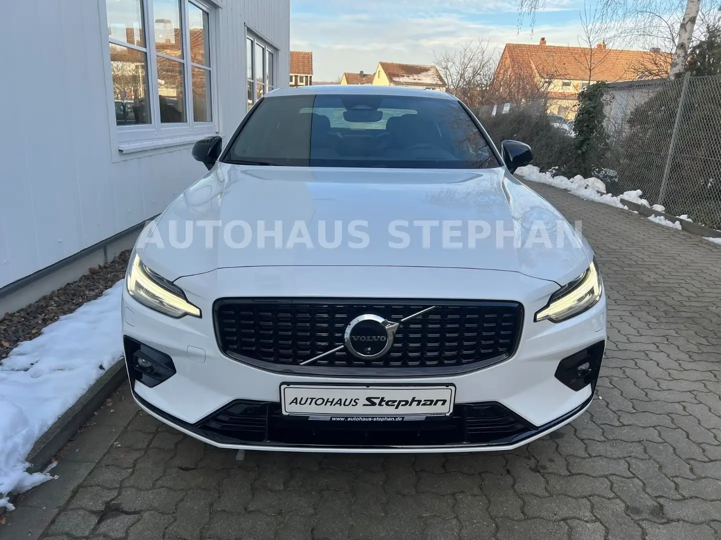 Volvo S60 B5 AWD Automatik ULTIMATE DARK AHK -39% Weiß - 2