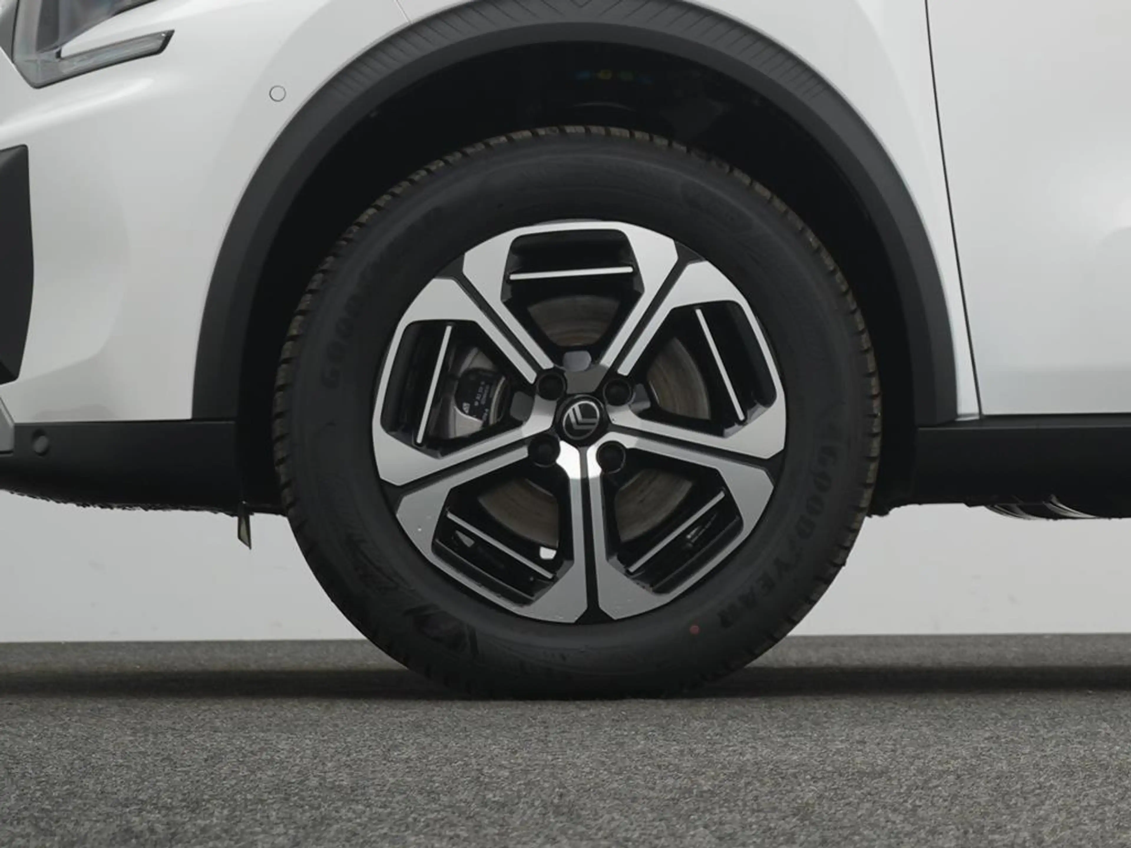 Citroen C3 Aircross Hybrid 145 Doppelkupplung 6-Gang MAX — photo 9