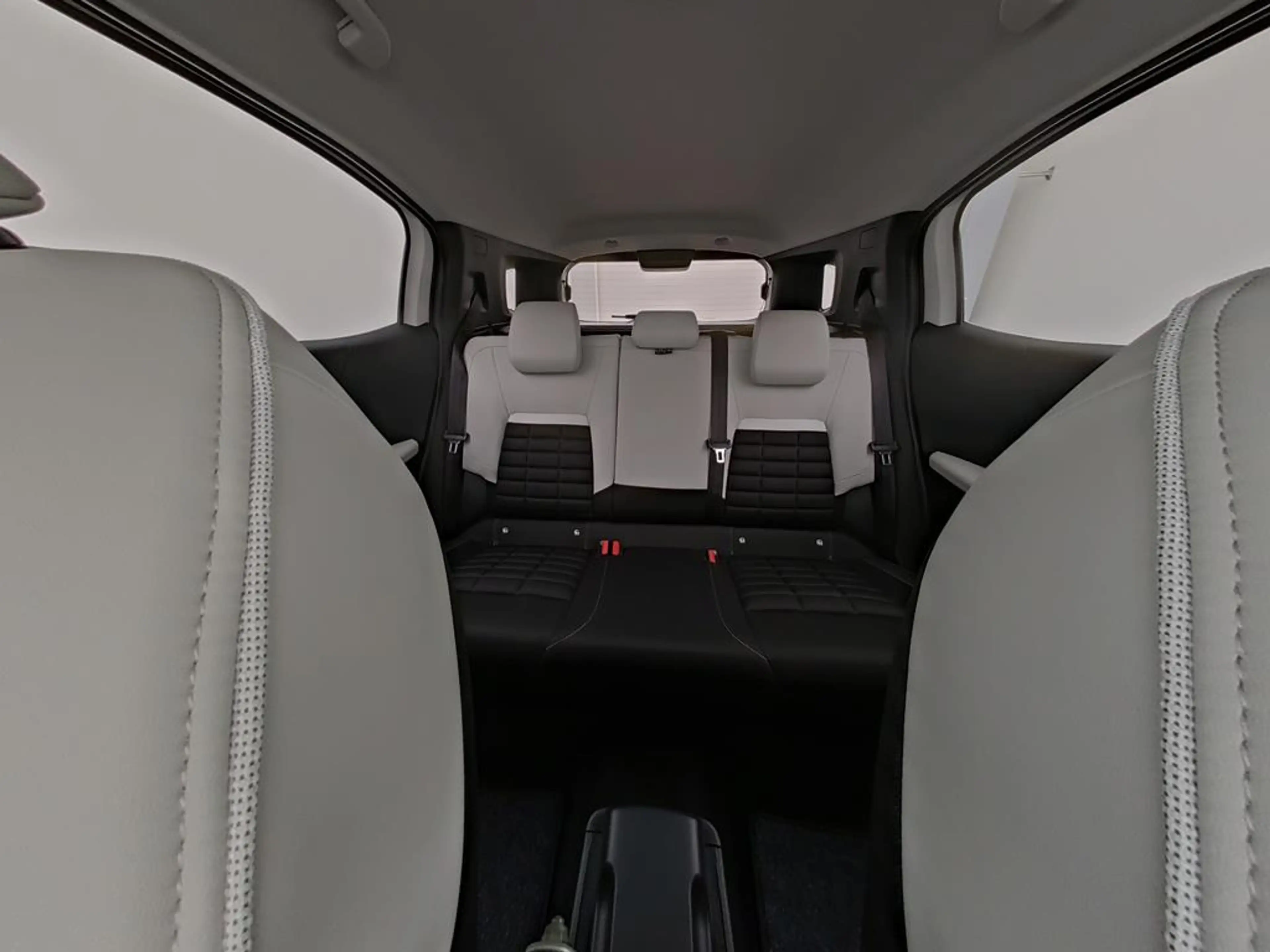Citroen C3 Aircross Hybrid 145 Doppelkupplung 6-Gang MAX — photo 17