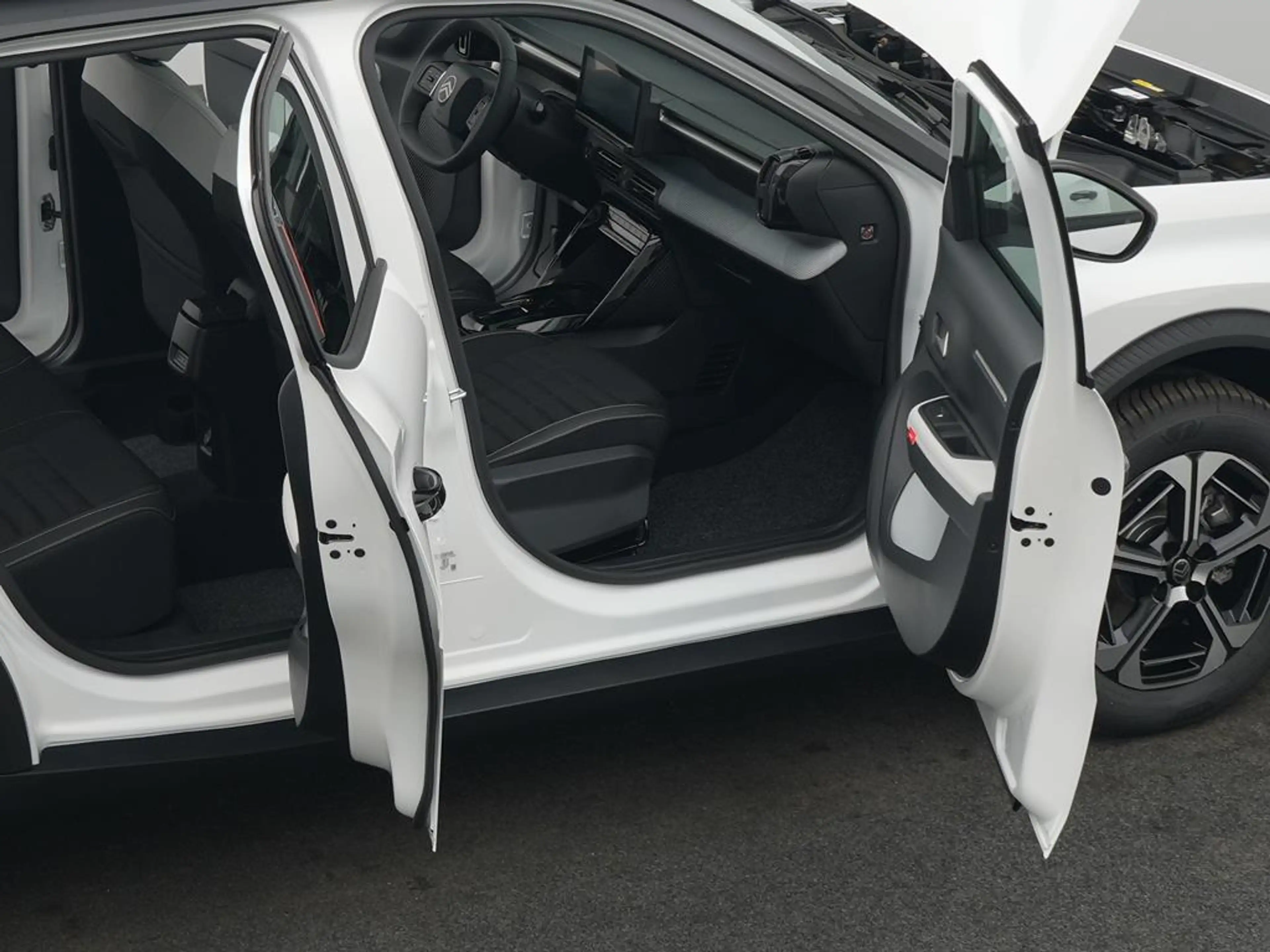 Citroen C3 Aircross Hybrid 145 Doppelkupplung 6-Gang MAX — photo 12