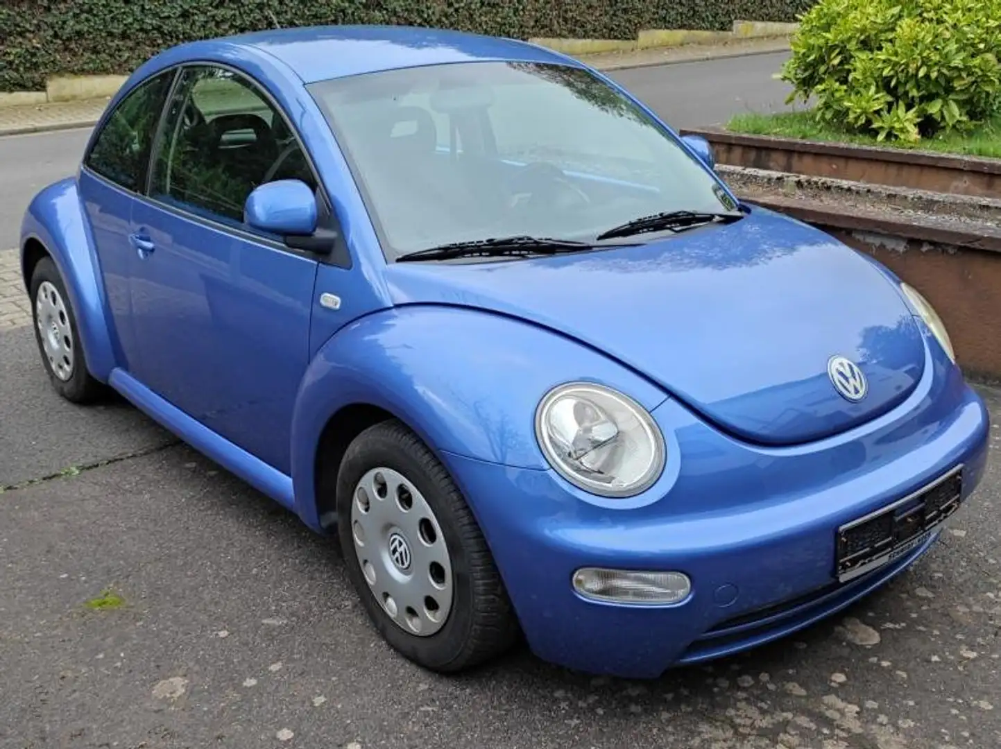 Volkswagen New Beetle 2.0 Highline Blau - 1