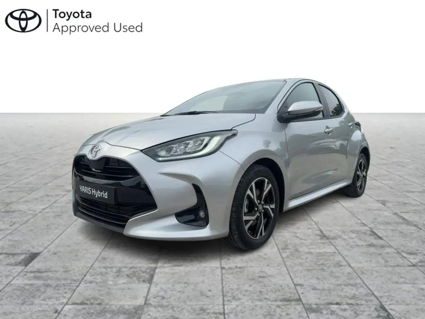 Toyota Yaris Iconic Silber - 1