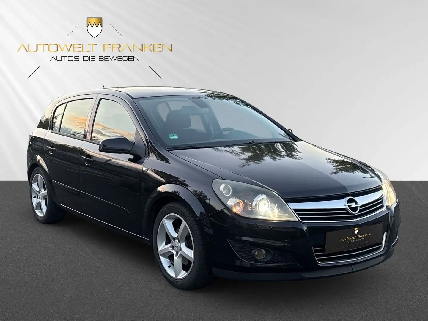 Opel Astra H 1.6 *XENON*TEMPO*KLIMA*SCHECKHEFT* Schwarz - 1