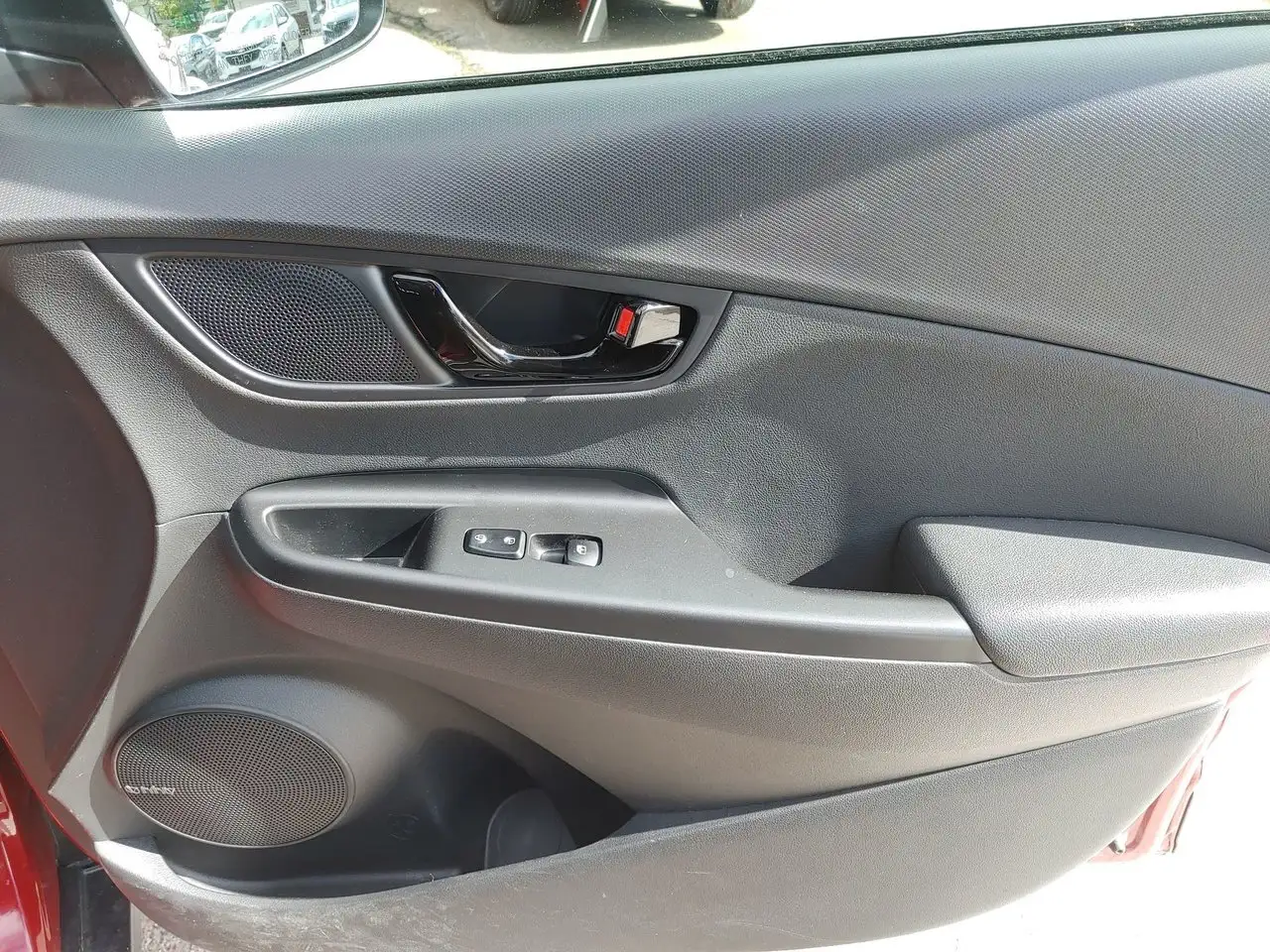 Hyundai KONA снимка Hyundai KONA
