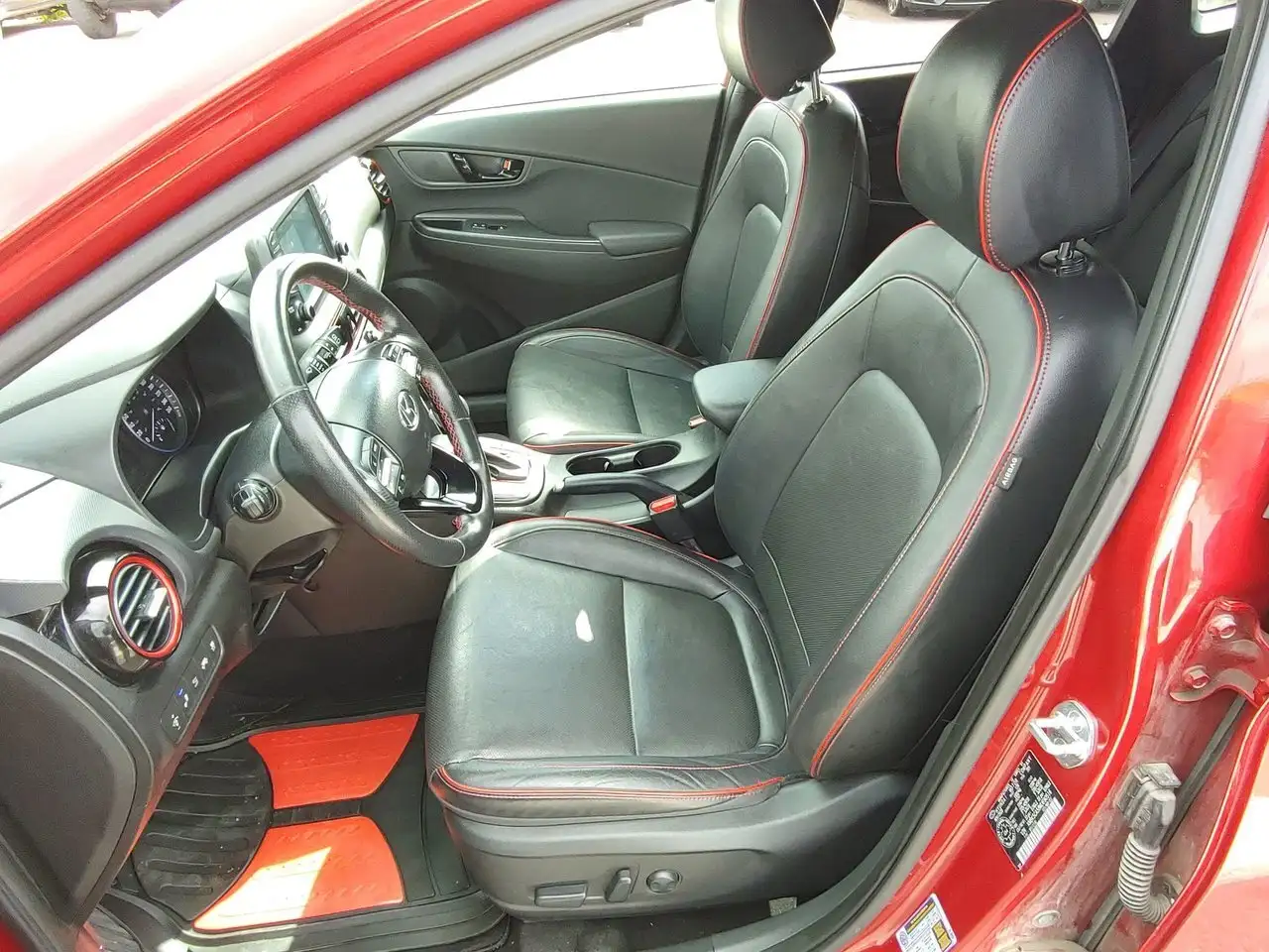 Hyundai KONA снимка Hyundai KONA