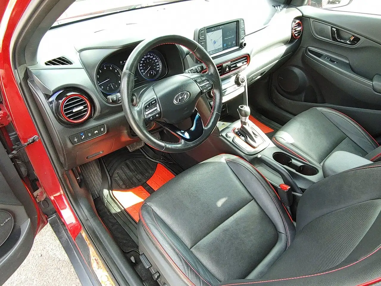 Hyundai KONA снимка Hyundai KONA