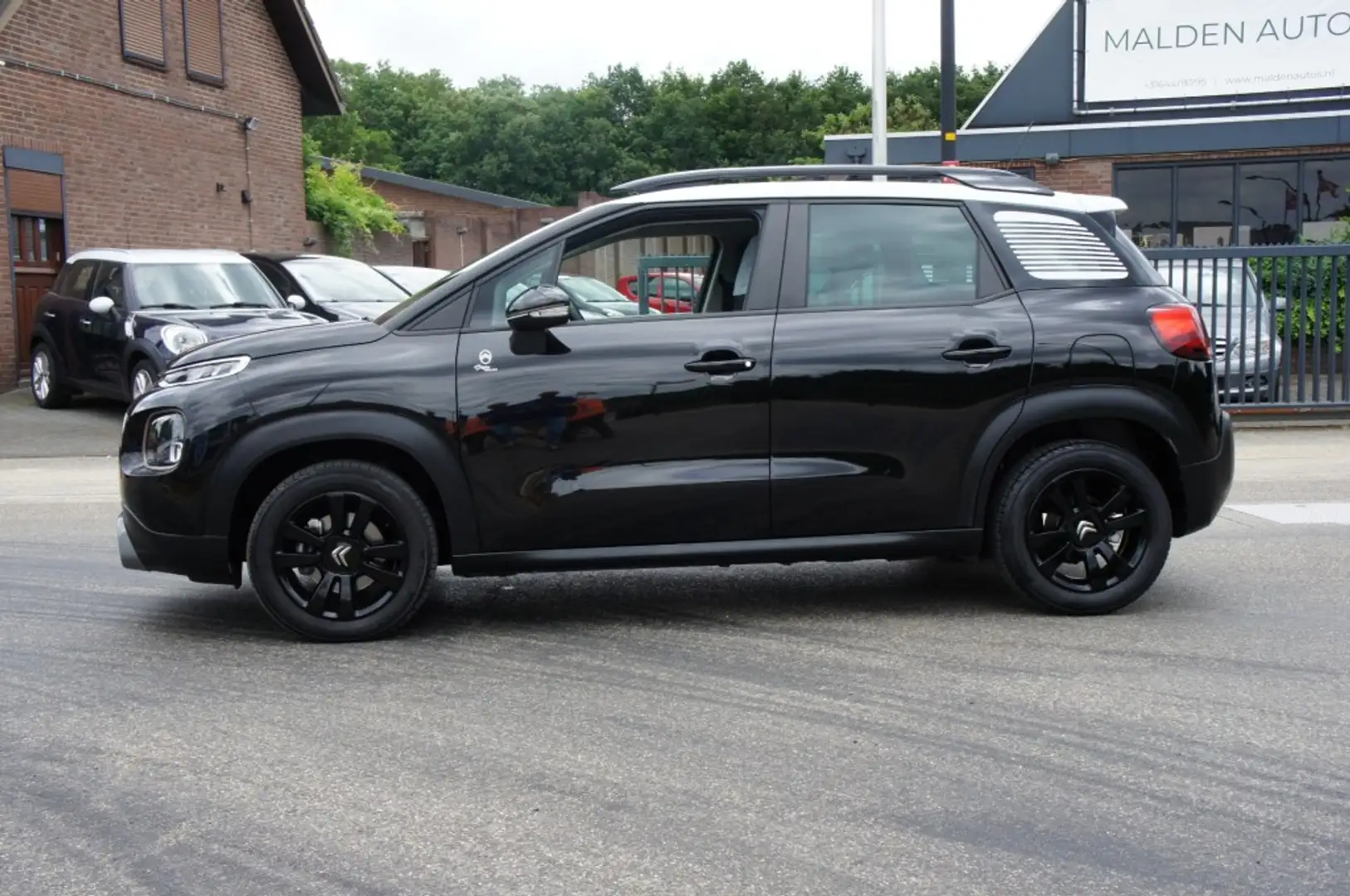 Citroen C3 Aircross 1.2 PT S&S ORIGINS 110PK 1eEIG TREKH/NAVI/CRUISE/T Zwart - 2